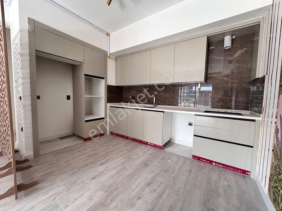 Kuşadasında Havuzlu Site İçerisinde 2+1 Geniş Kullanımlı Satılık Lüks Daire - Görsel 6