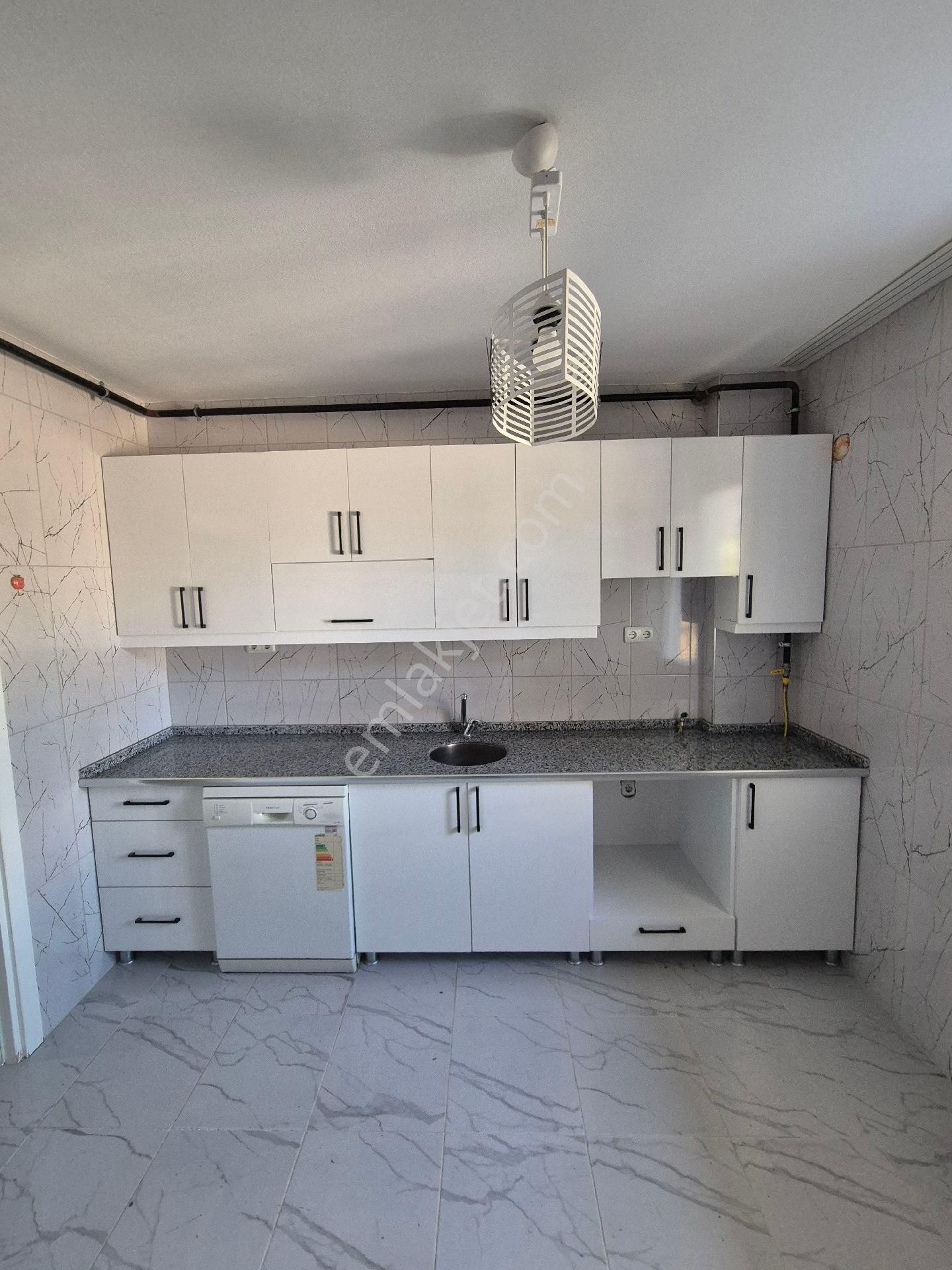 Beyceli'de 3+1 Kapalı Mutfak Bahçeli Müstakil Kiralık Ev