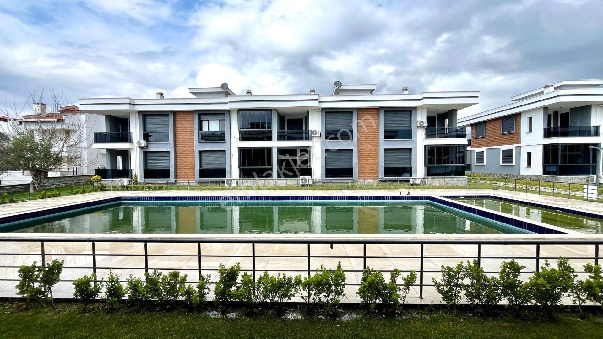 Tunaboylu'dan Güre'de Denize Yakın Havuzlu Site İçinde Lüks 2+1