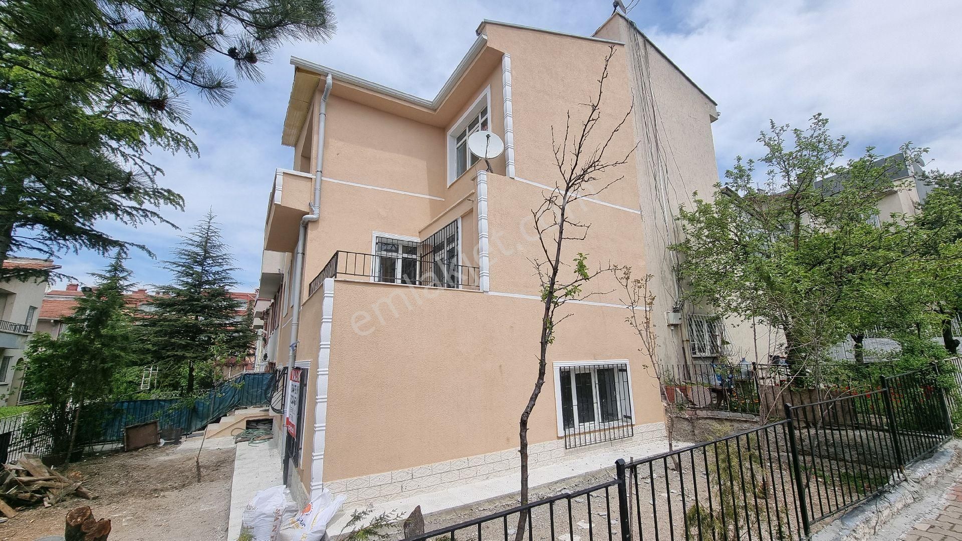 Batıkentte Müstakil Köşe Triblex