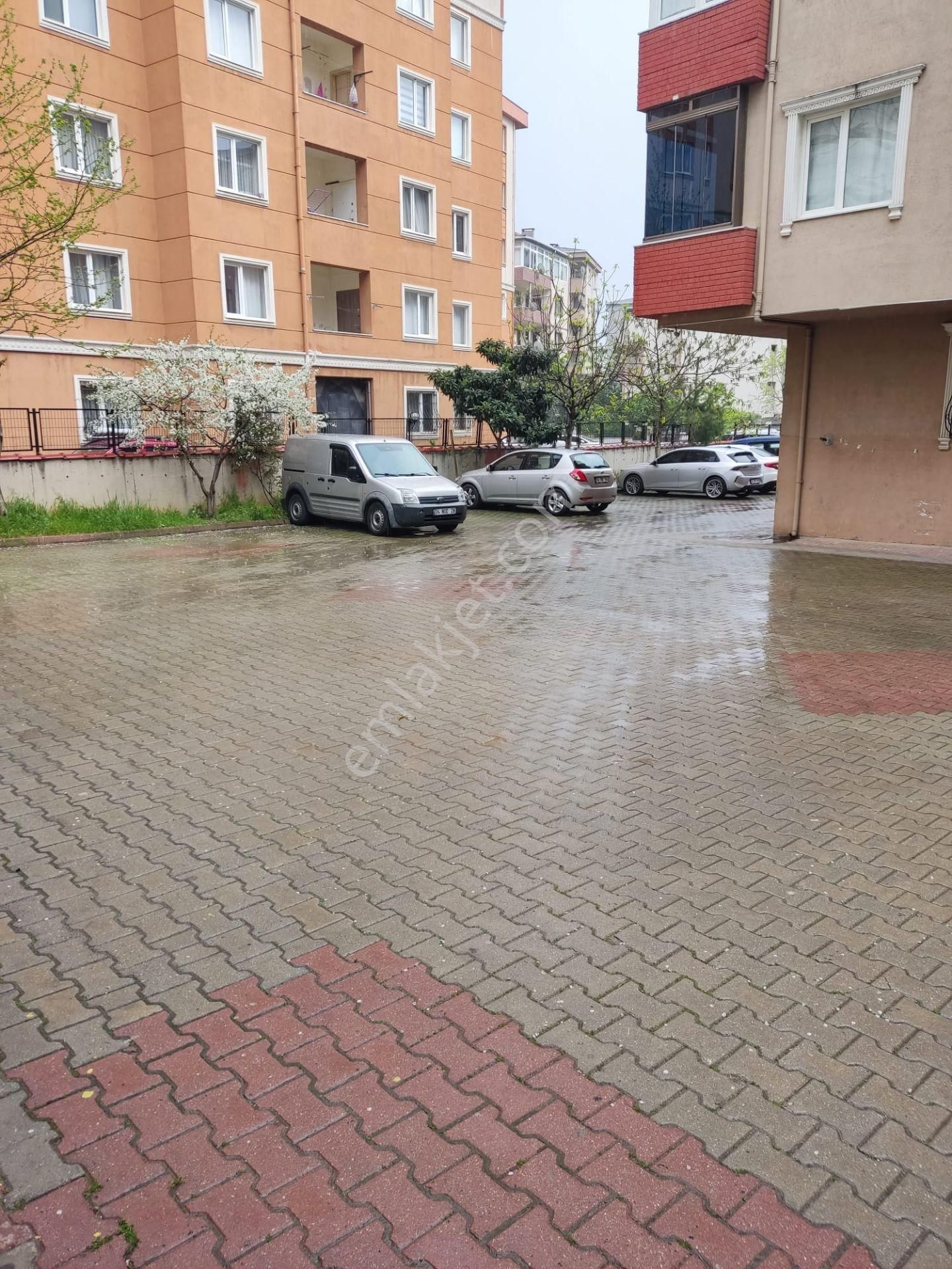Marmara Eğitim Araştıma Hastane Arkası Ara Kat 3+1 Satılık