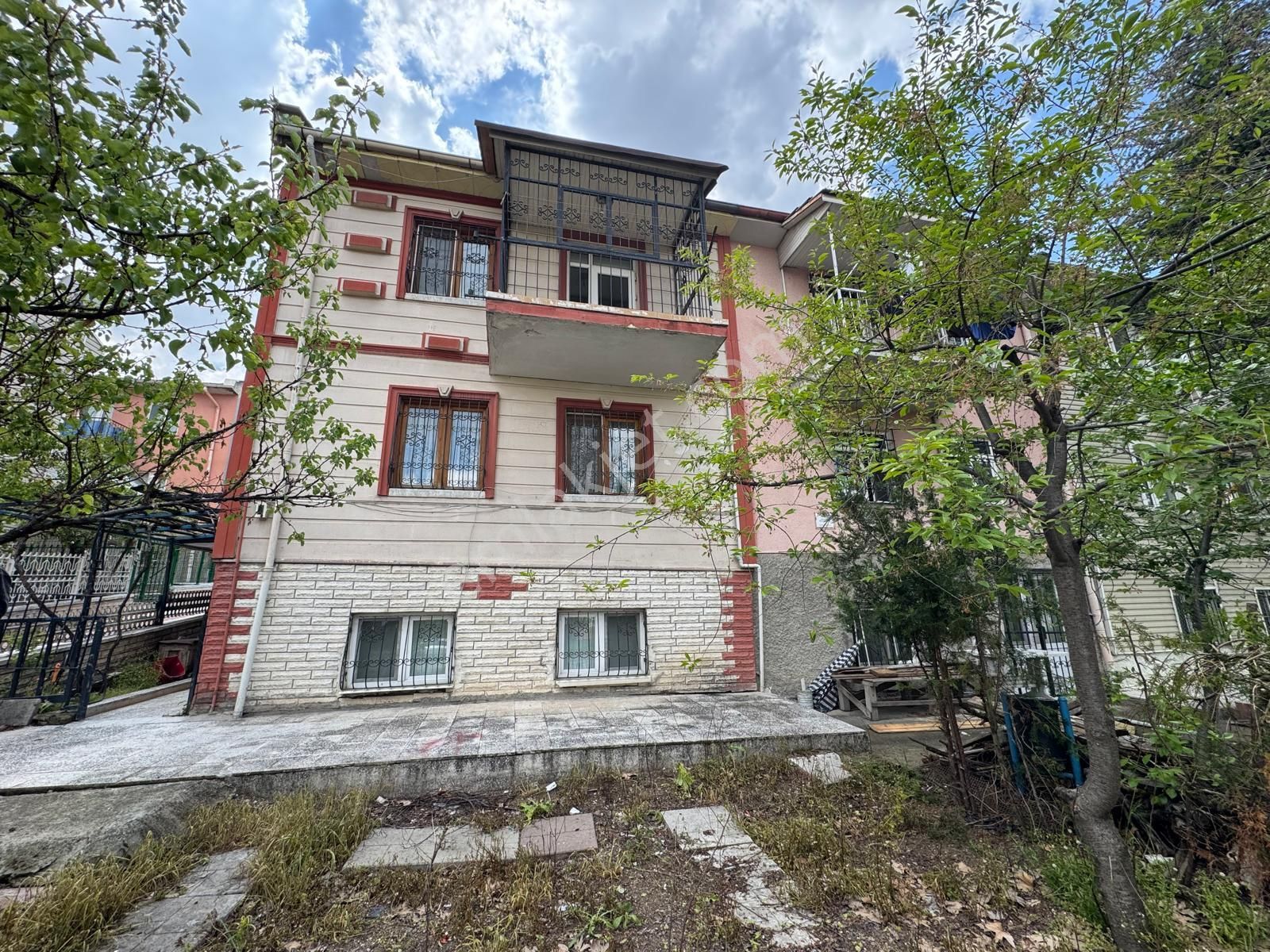Yenimahalle İlkyerleşim Site İçerisinde Tripleks