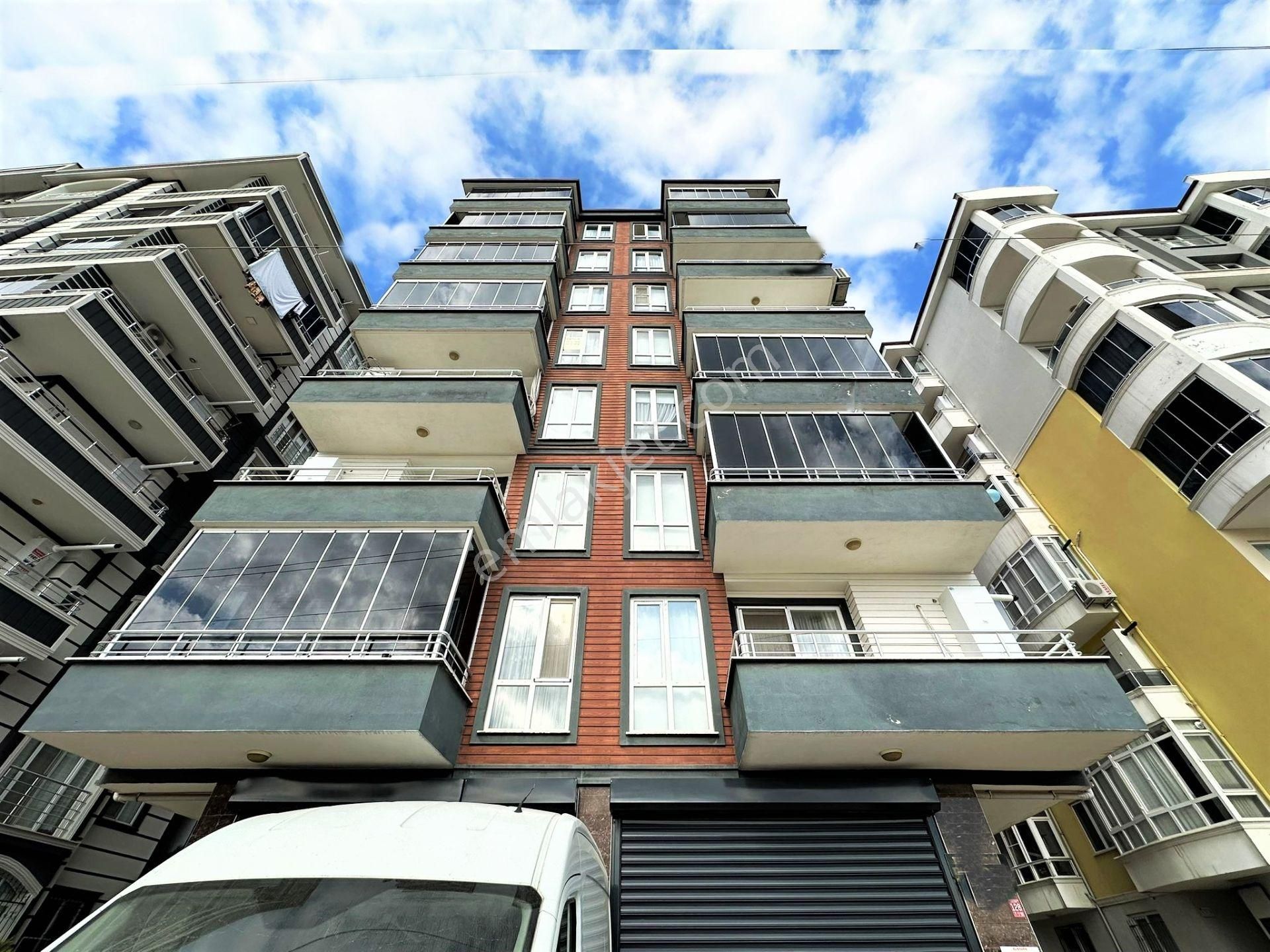 Aygül'den Edremit'te Ara Kat Ön Cephe Ayrı Mutfak Ebeveyn Banyolu Doğalgaz Kombili 3+1 Satılık Daire