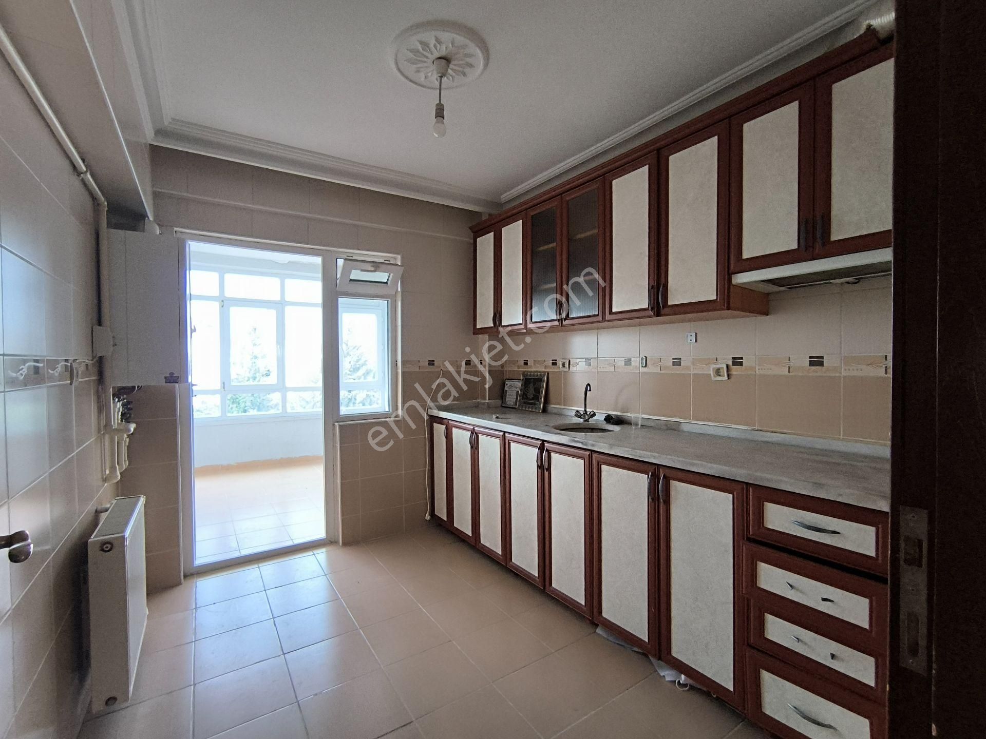 Yılmaz Gayrimenkulden Cadde Üzeri 3+1 Masrafsız Park Cepheli 3+1 Daire