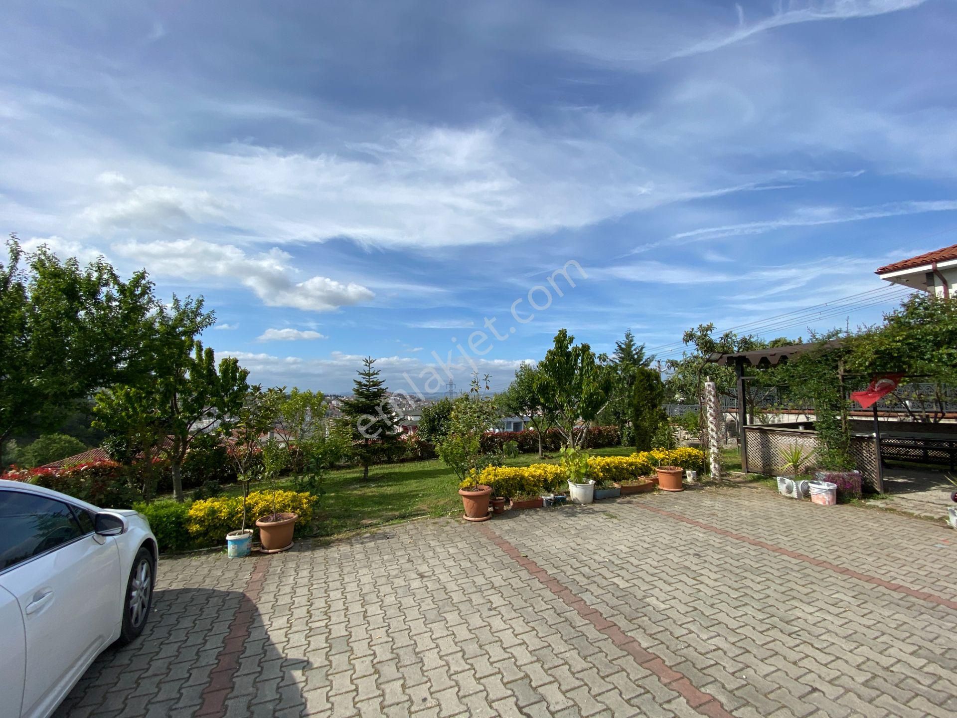 Serdivan Kemalpaşa Mahallesinde Manzaralı 3+1 Kiralık Daire