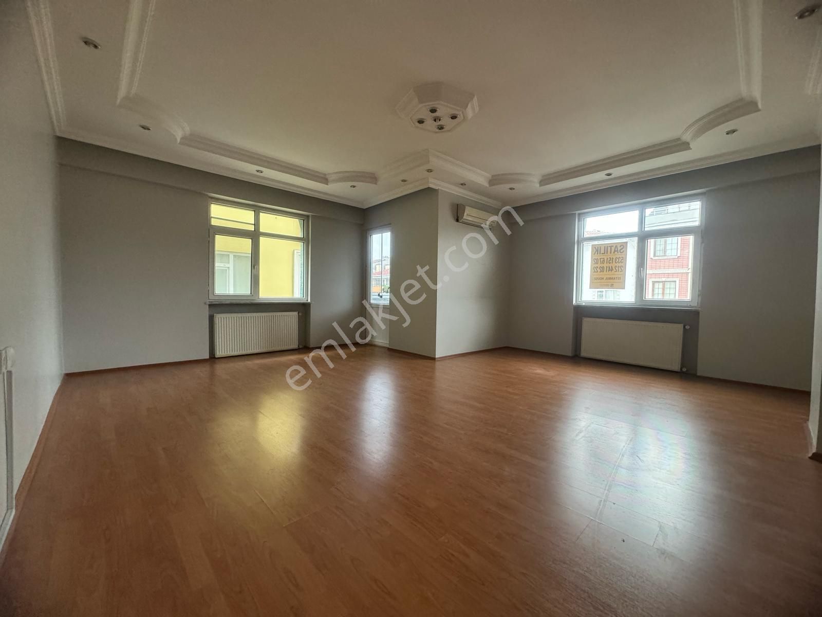 İstanbul House'dan Bahçelievler'de Cadde Üstü Geniş 3+1 Ara Kat