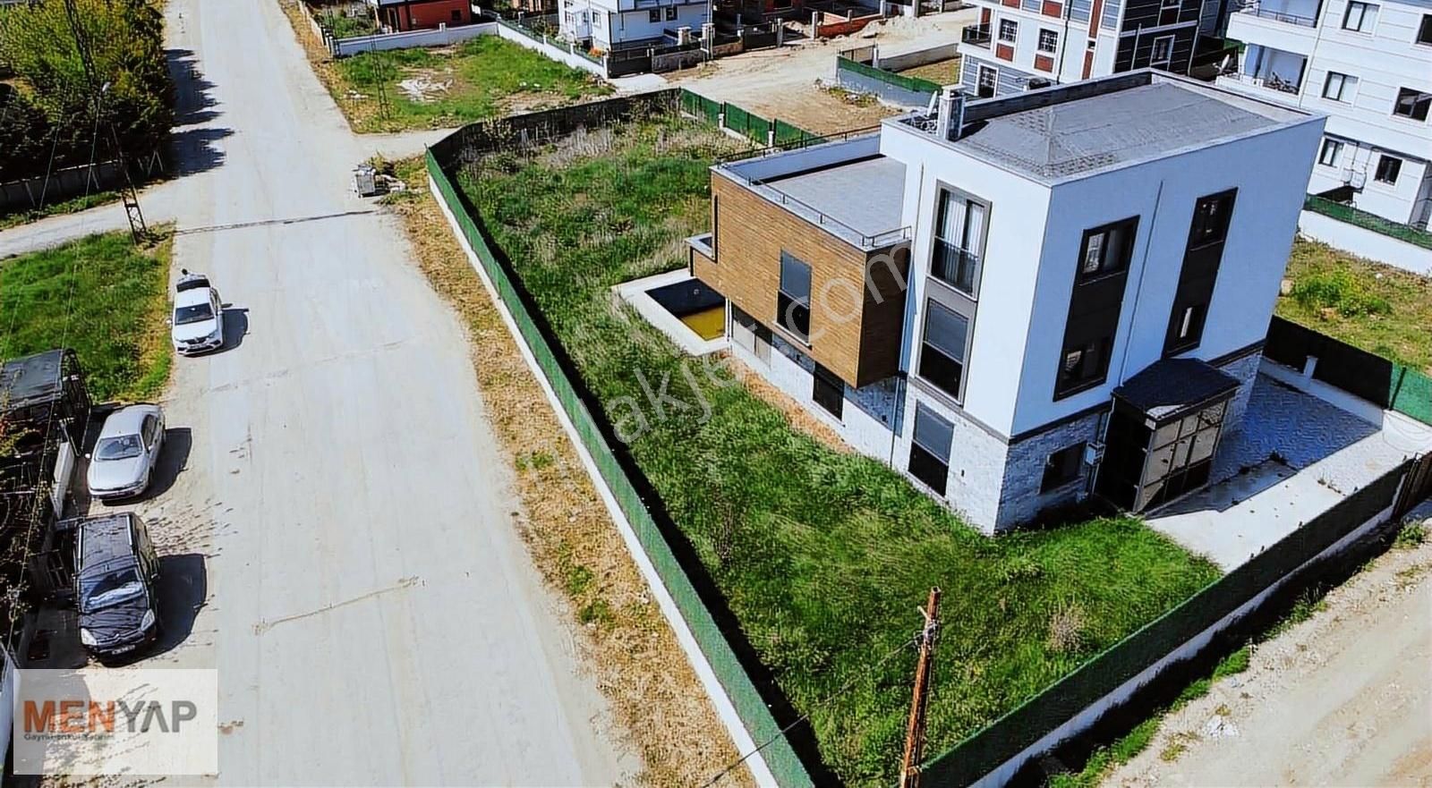 1 Dönüm Arsa İçerisinde Havuzlu Müstakil 6+1 Satılık Villa