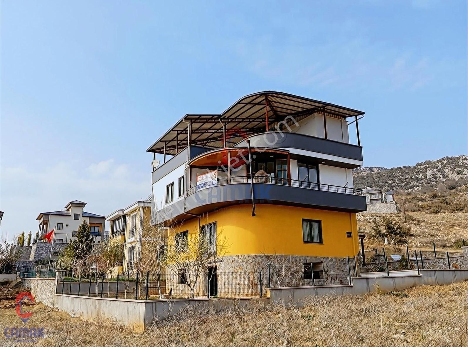Çamak Gayrimenkul'den Belenkeşlik'te 4+1 Lüks Villa