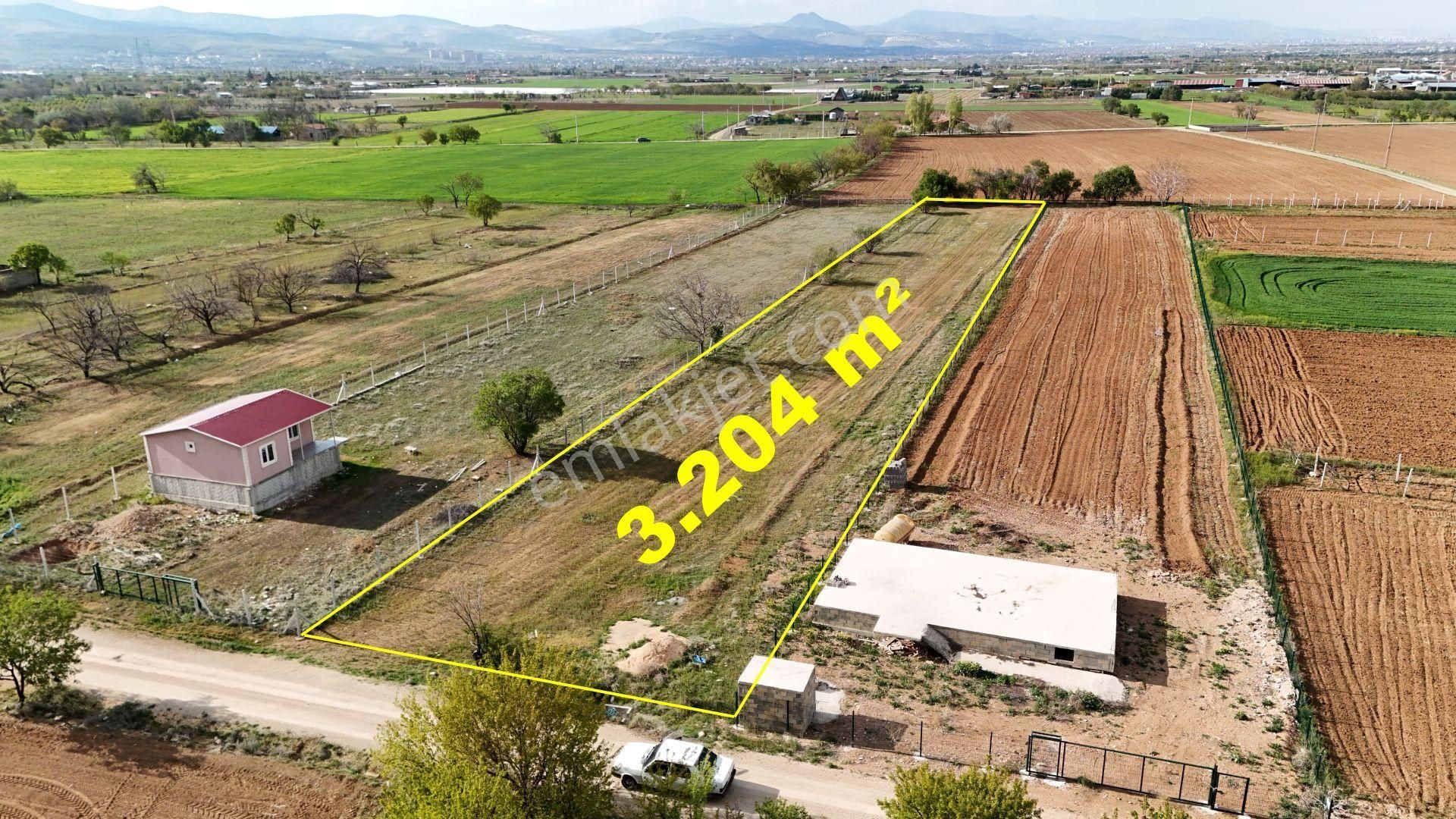 Gödene'de 3.204 M² Müstakil Tapulu Suyu Olan Bahçelik Süper Konum