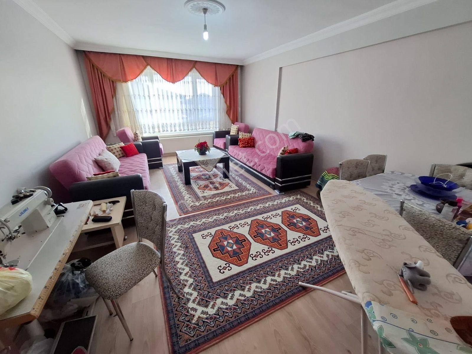 Mamak-ekin'de Üçkızlar Cami Yakını Katta Asansörlü Çift Balkonlu 3+1 Satılık Daire !!