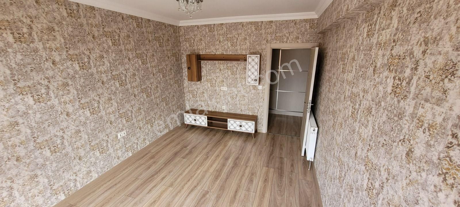 Karabük İli Safranbolu İlçeesi Barış Mahalesinde Boğaziçi Konutlarında Acil Satılık 4+1 Daire
