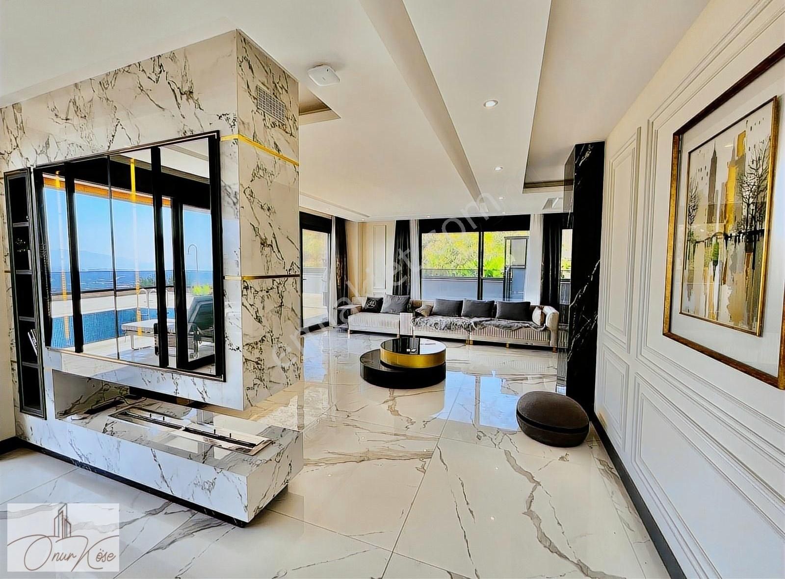 Alanya Kargıcakta Lüks Deniz Manzaralı 4+2 Triblex Villa - Görsel 12