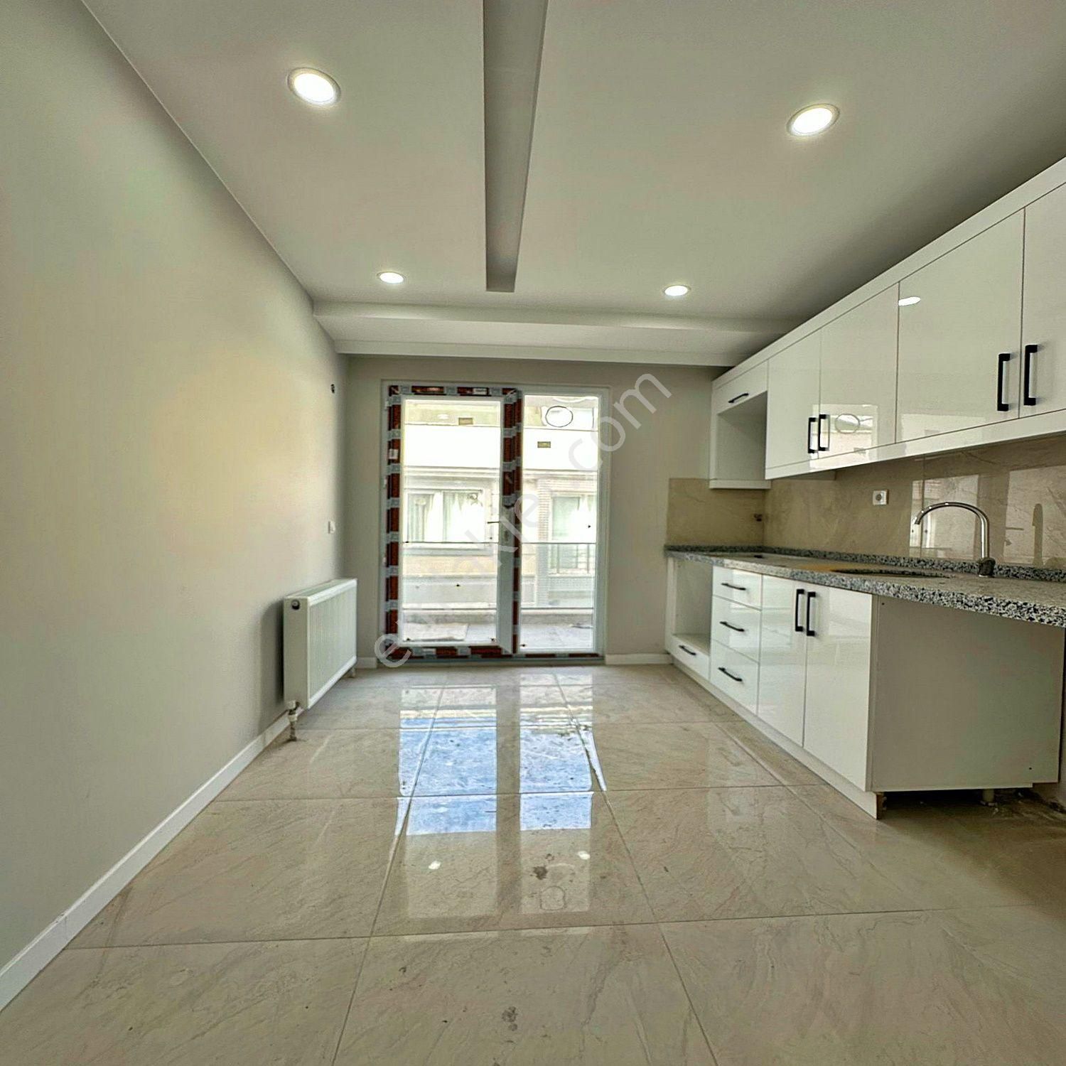 Beylikdüzü Yakuplu'da Sıfır 4+2 Dubleks Satılık Daire