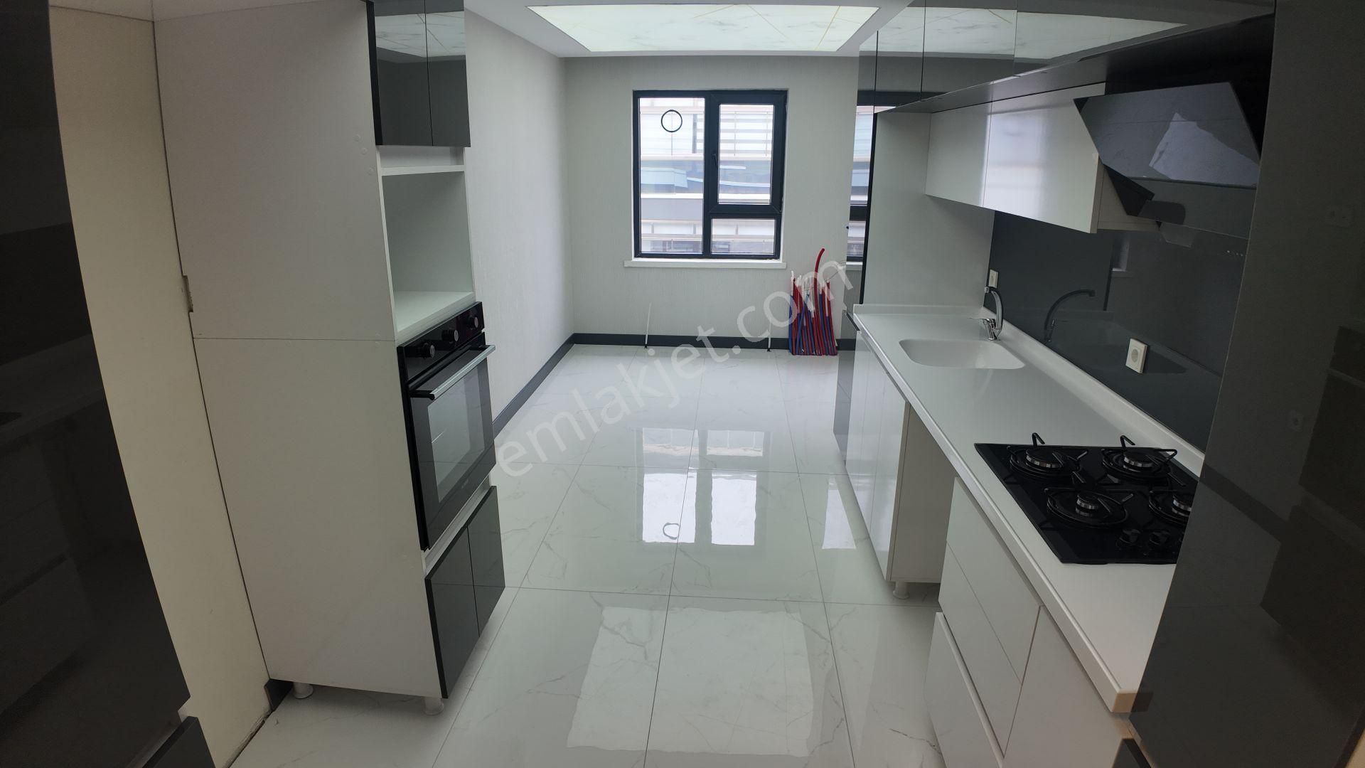Nasip Emlak'tan Sıfır Binada Asansörlü Kapalı Garajlı Katta 3+1 Daire