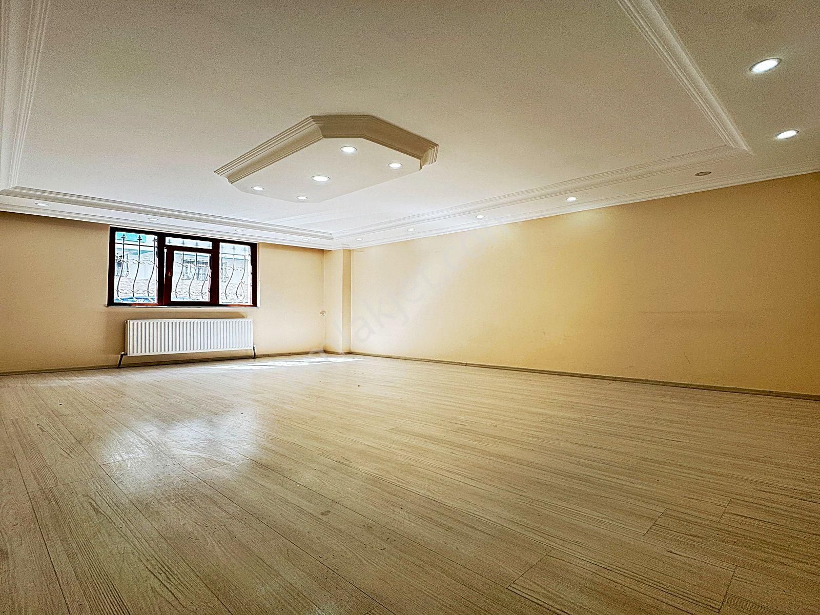 Zafer Mahallesinde 3+2 230 M2 Masrafsız Krediye Uygun Ters Dubleks!!!!