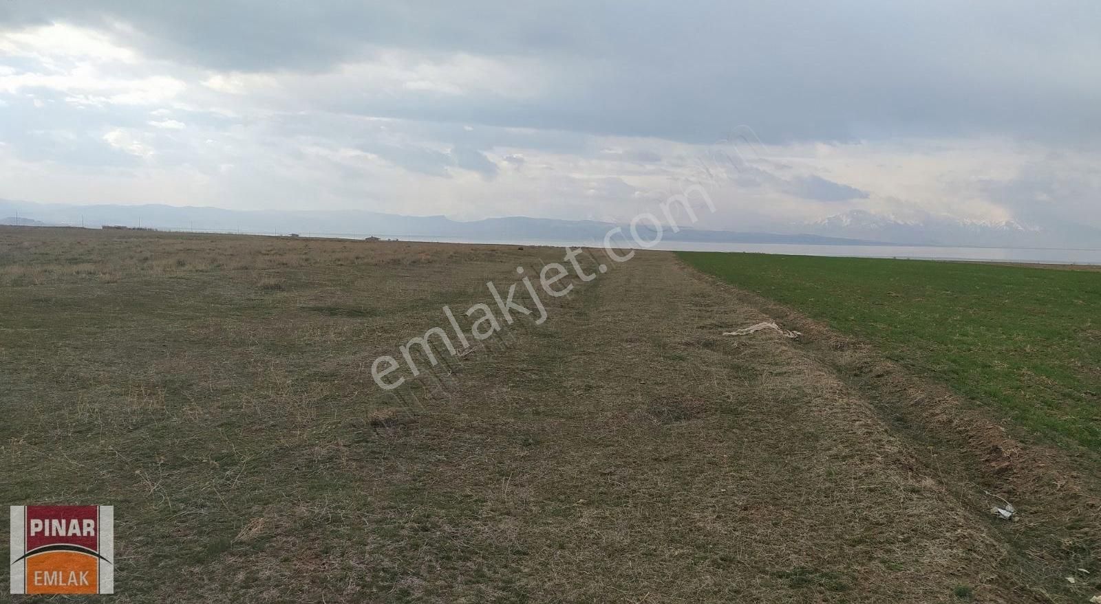Pınar Emlak'tan Tuşba/ Bardakçı'da Satılık Tarla