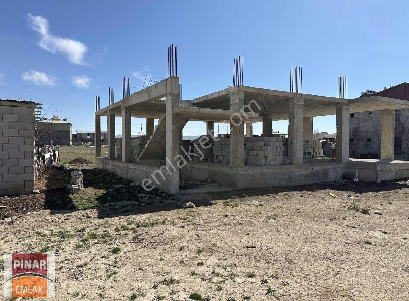 Pınar Emlak' Tan Şafak Mahallesinde Satılık 450m2 Konut Arsa