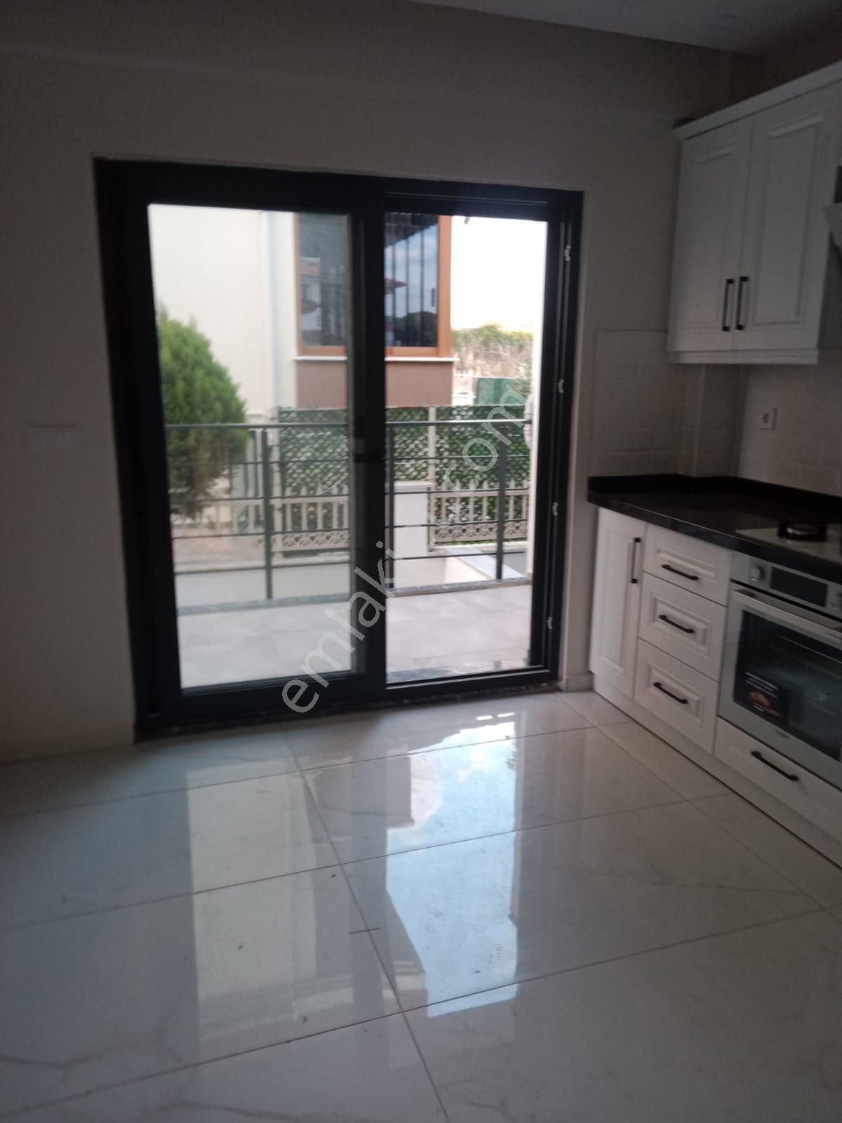 Burhaniye Örende Denize 600 Metre 3+! Satılık Sıfır Villa