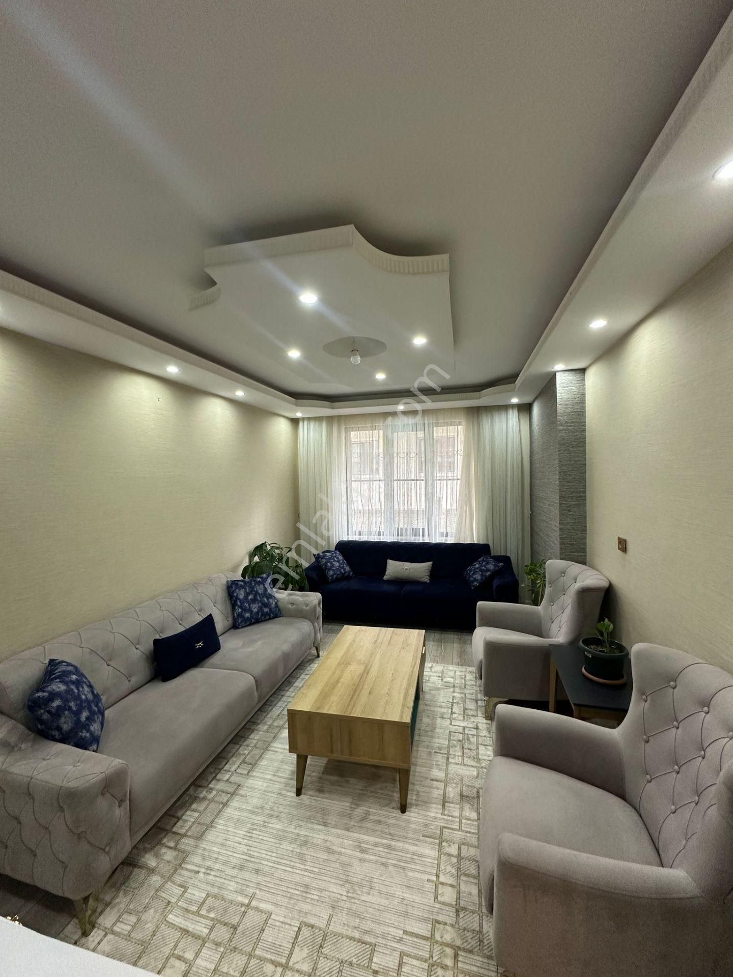 Cumhuriyet Mahallesinde Site İçi 3+1 Satılık Daire