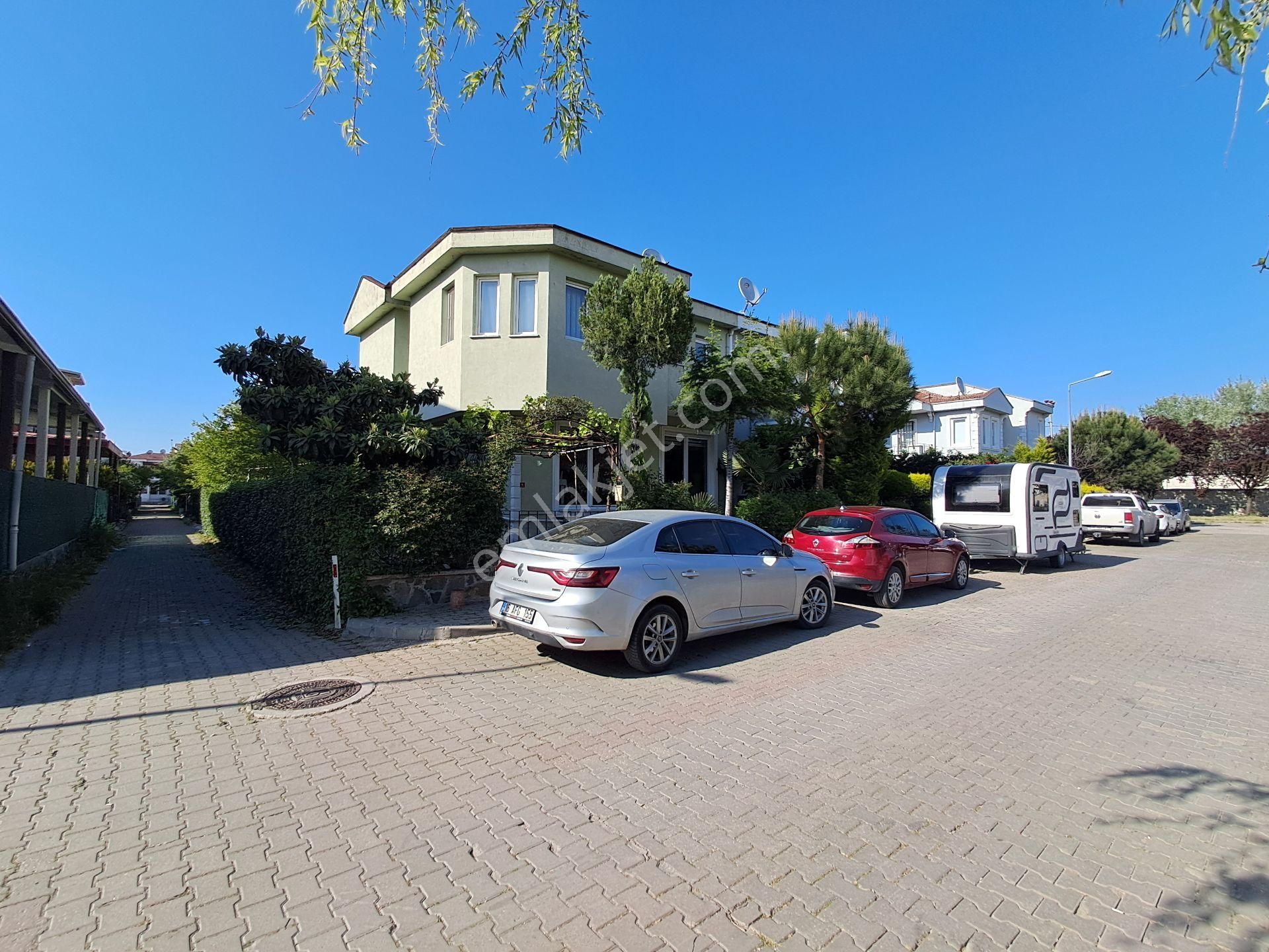 İdenova'dan Altınşehir'de Geniş Bahçeli Kiralık Müstakil Villa