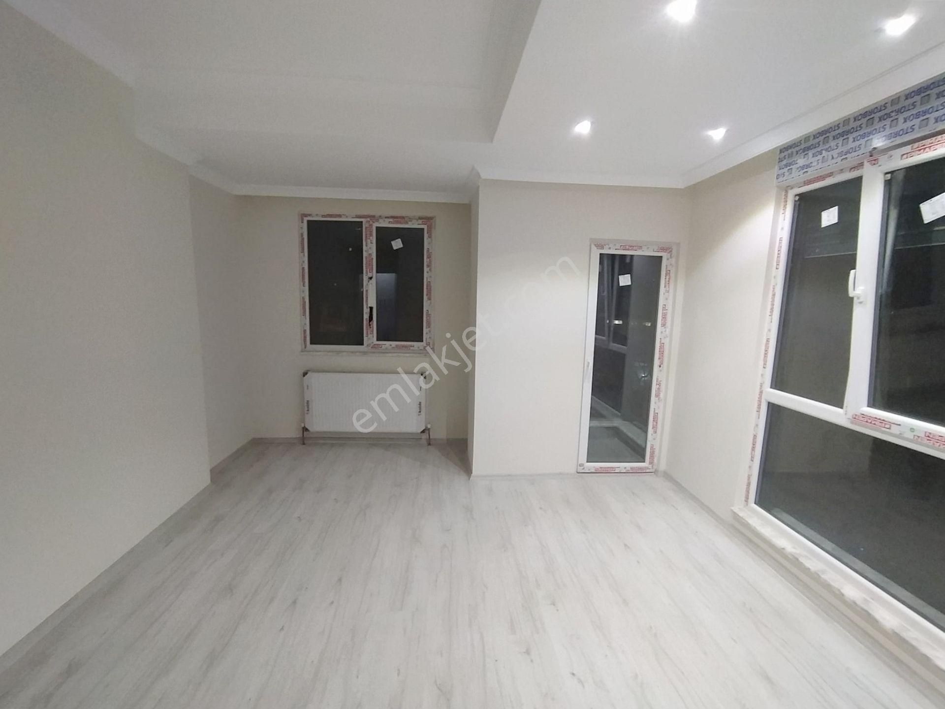 Mithatpaşa Cad Üzerinde İskanlı Arakat 2+1 Tapu Masrafsız