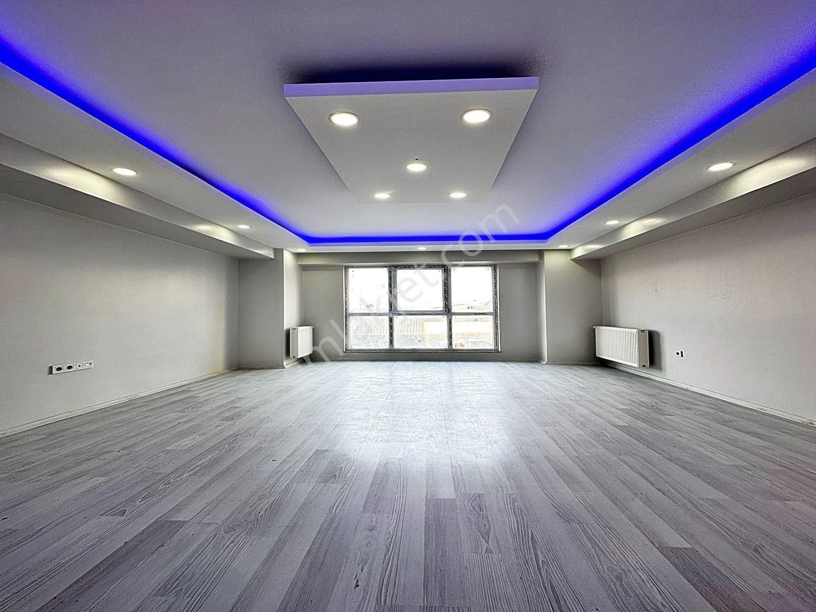 Havuzlu Güvenlikli Site İçinde 3+1 145 M2 Acil Satılık Daire