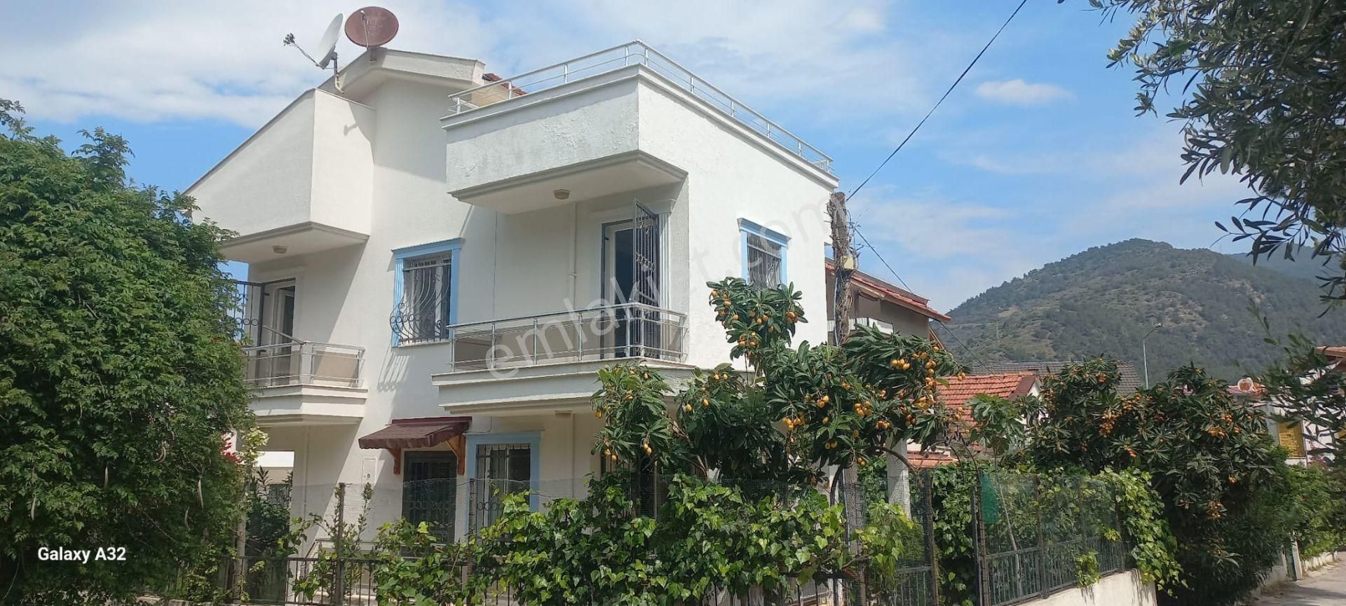 Çetin Eser'den Mükemmel Doğa Manzaralı 4+1 Villa