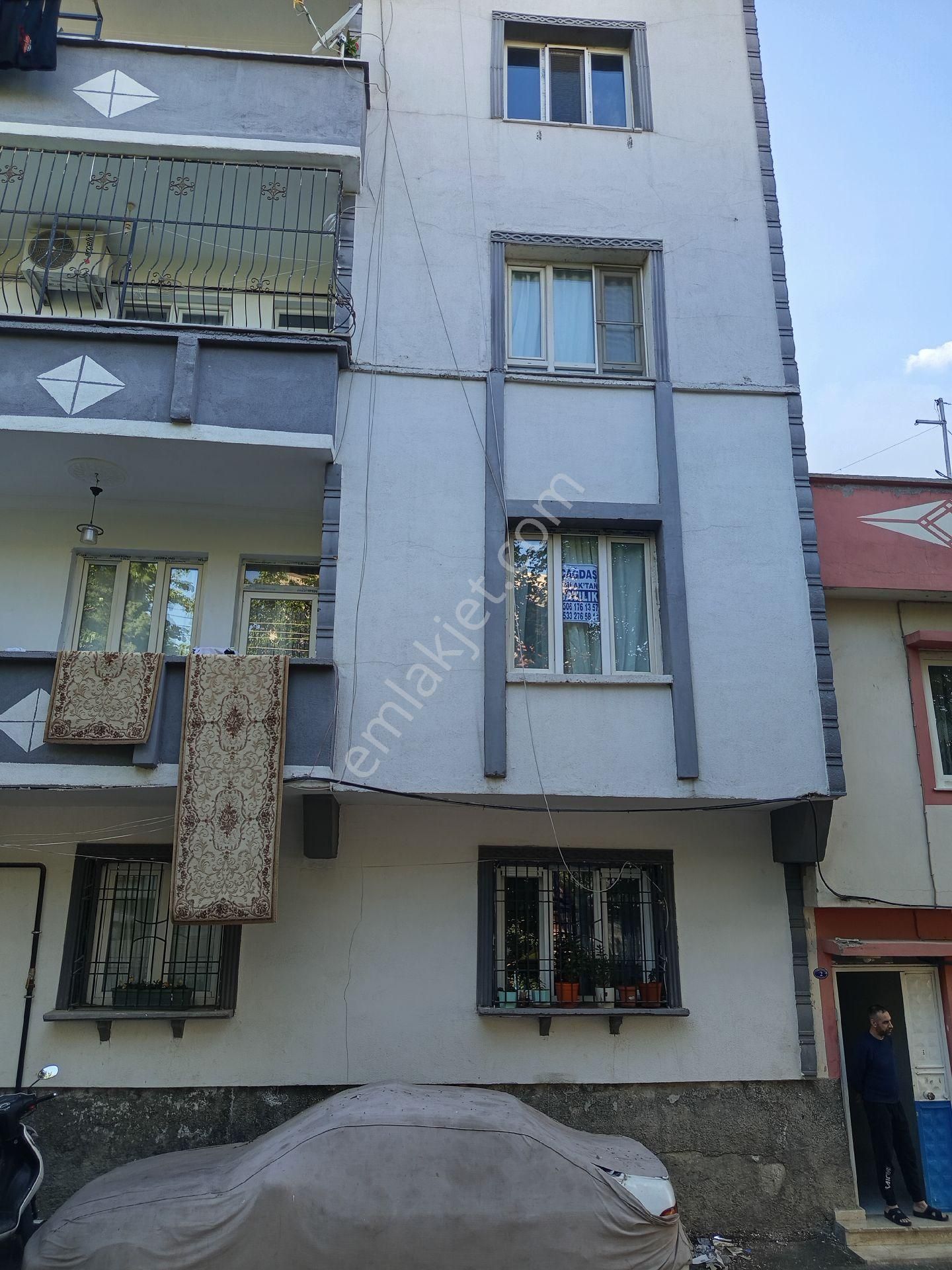 Çağdaş Emlak Ofisinden Yeşilevlerde Satlık Daire
