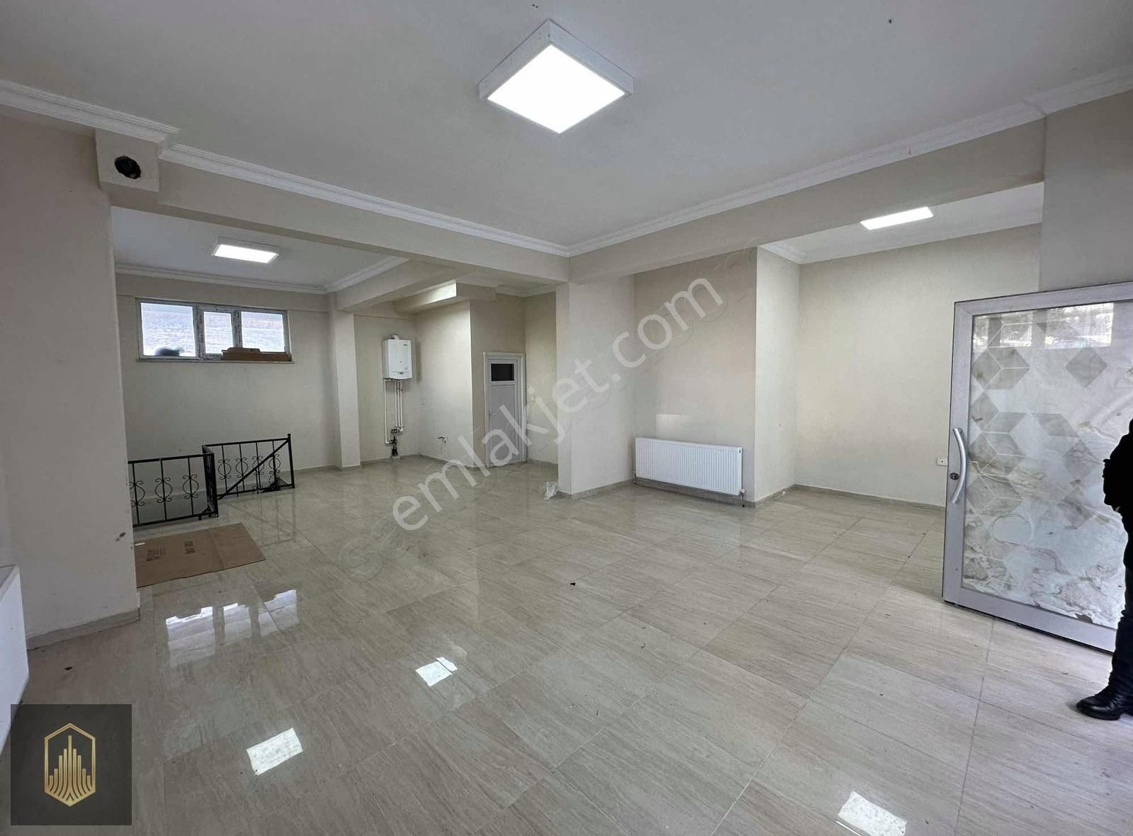 Toprak Gayrimenkul'den İstasyon Mah. 190m2 Bodrumlu Dükkan