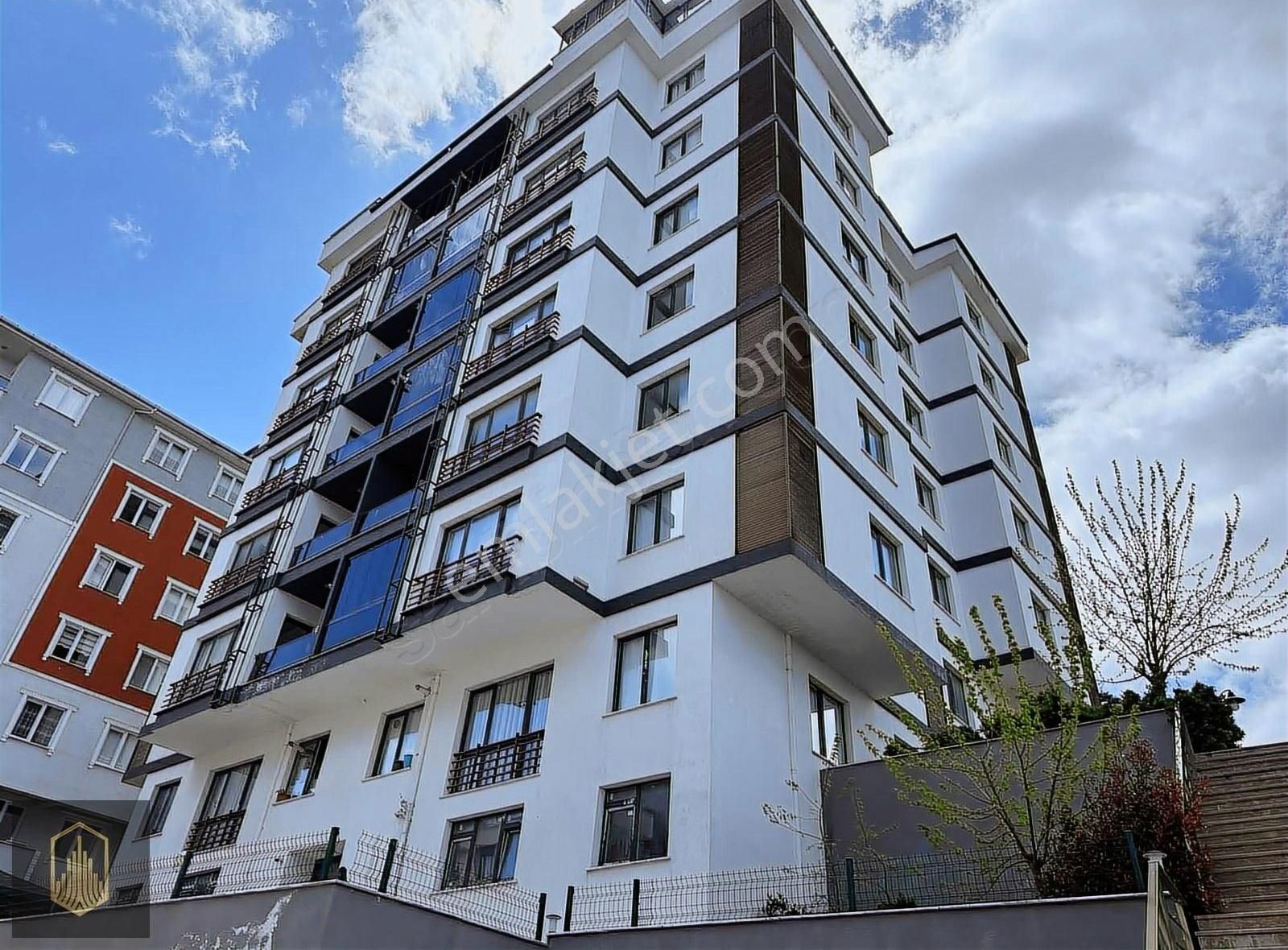 Toprak Gayrimenkul'den İstasyon Mah.2+1 Havuzlu İskanlı Daire