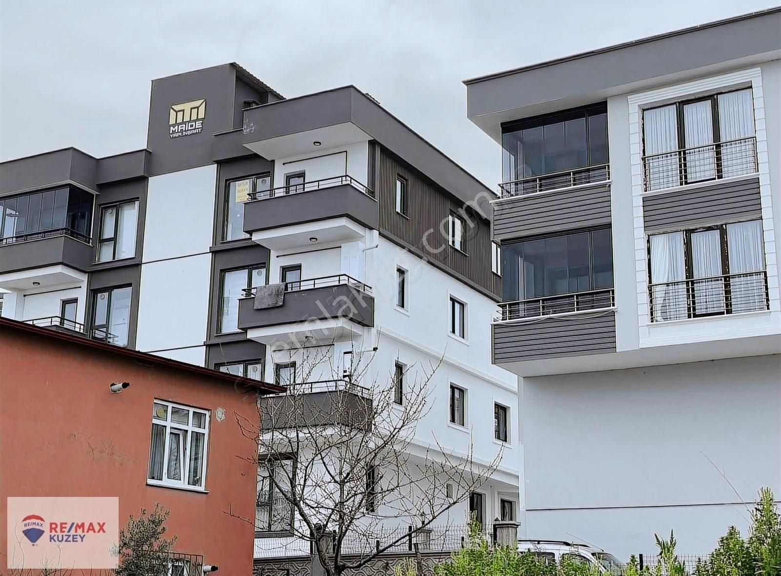 Remax Nevin' Den Toplu Konut Bulvarında Satılık 2+1 Daire