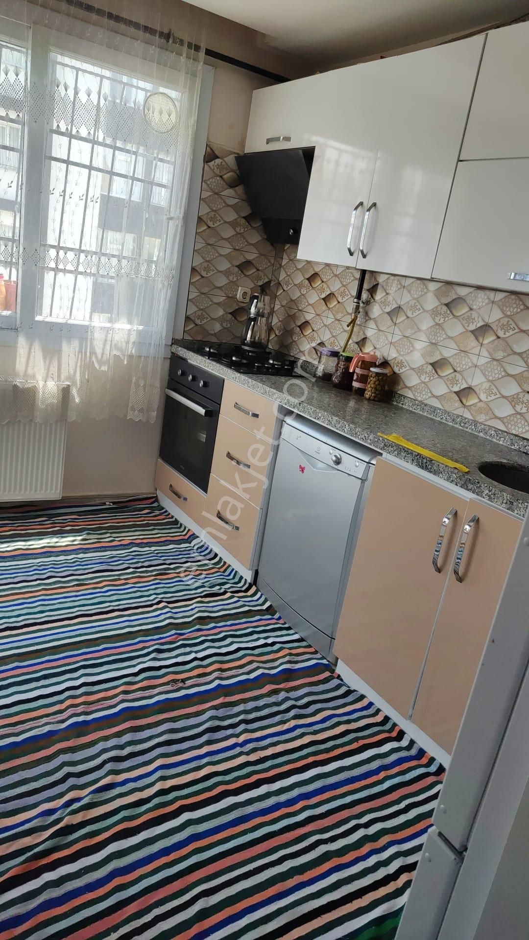 Acil !!!!!!!!!! Ertuğrul Gazi Mahalllesinde 2+1 Kapalı Mutfak Satılık Daire