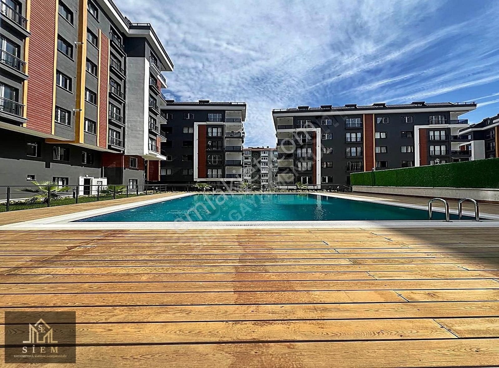 Siem'den Beylikdüzü'nde En Nezih Konumda Site İçi Ara Kat 2+1!!!