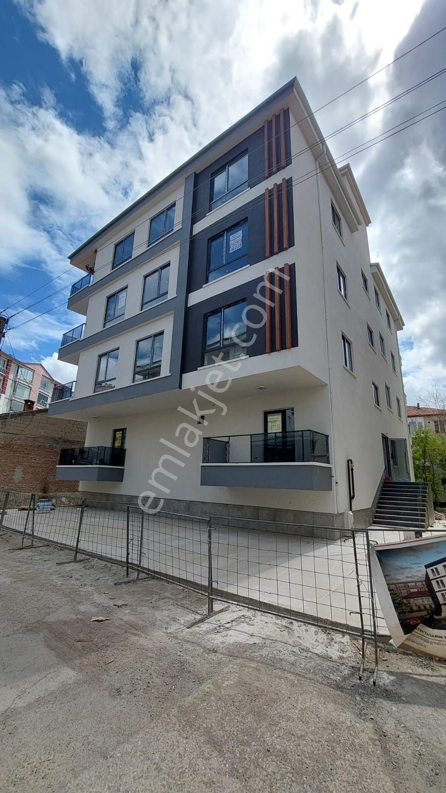 Taşpınar Gayrimenkul'den Satılık Paşacık Mahallesi Sıfır 2+0 Daire Ara Kat Balkonlu