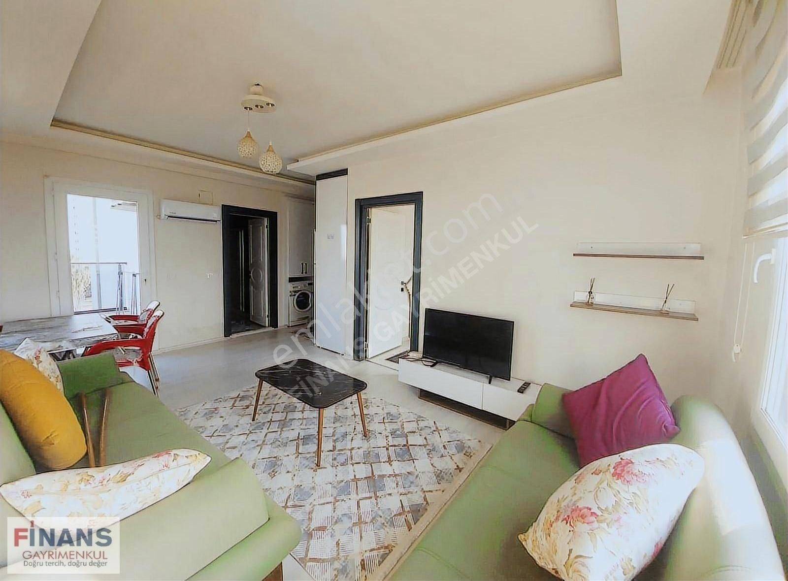Finans'tan Çeşmeli'de Geniş Eşyalı & Havuzlu Kiralık 1+1 Daire