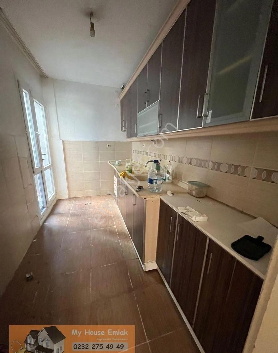 İzmir Konak Zeytinlik Mahallesi Satılık 2+1 Zemin Daire - Görsel 2