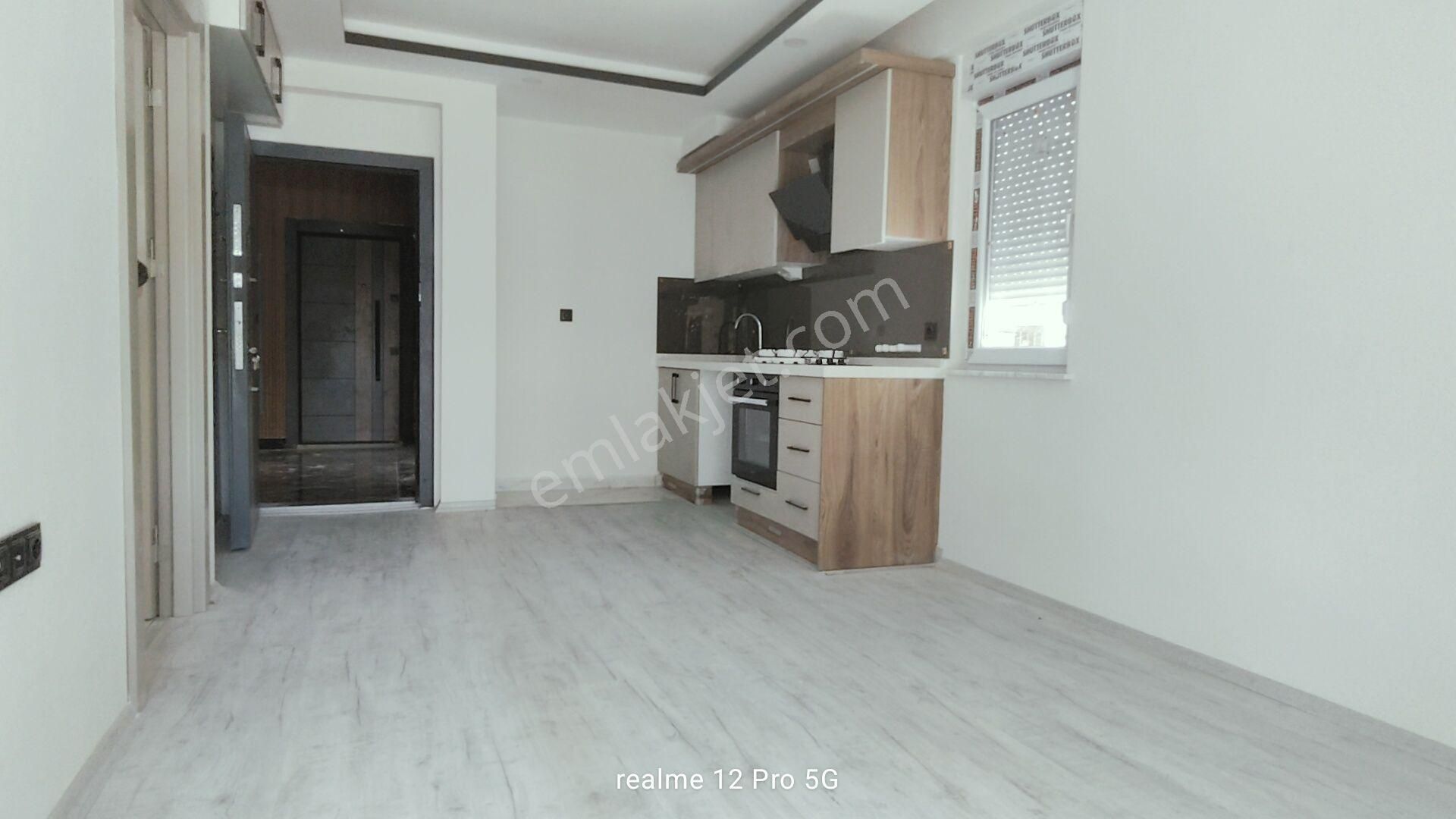 Serdar Çalhan Emlak Kuzeyyaka Mh 1+1 A Mutfak ( 0 ) Giriş 50 M2