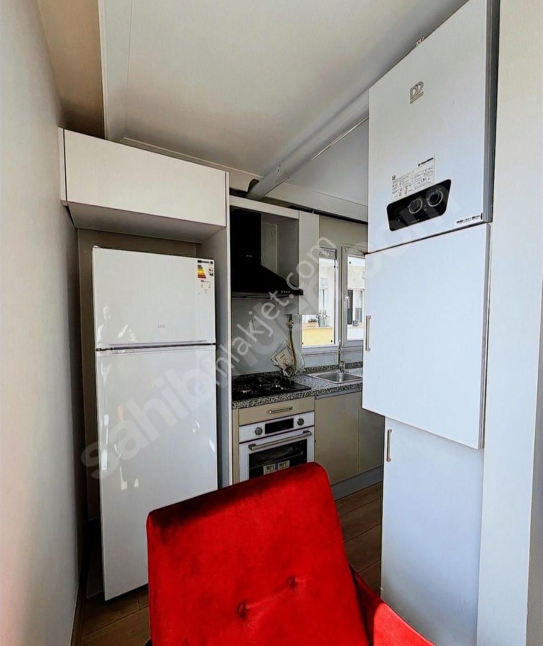 Küçükyalı'da, Eşyalı , Sıfır Yeni Binada, Satılık 2+1 - Görsel 2