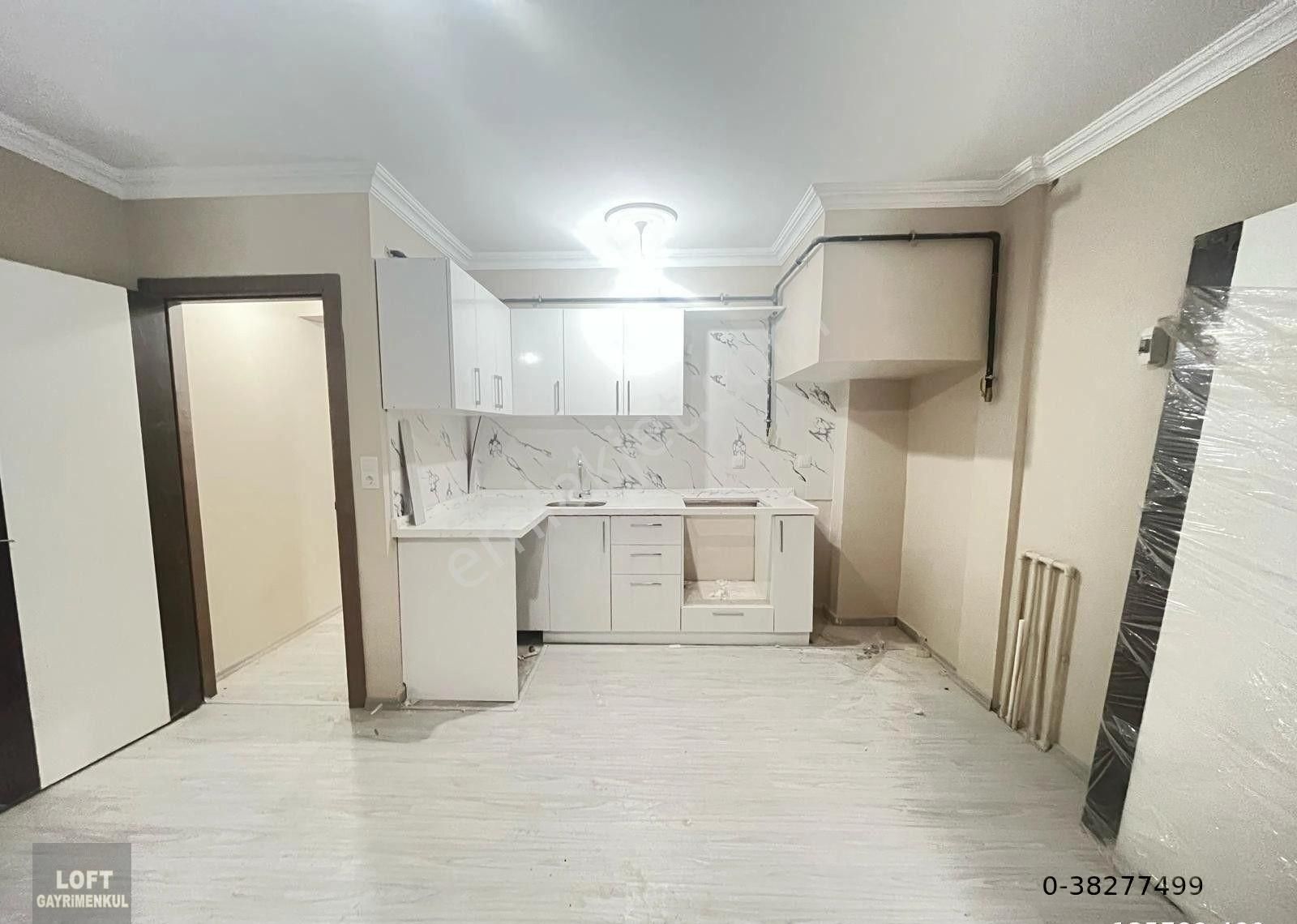 Loft'tan Sefaköy Merkezde Satılık 2+1 65m2 B.katı Daire