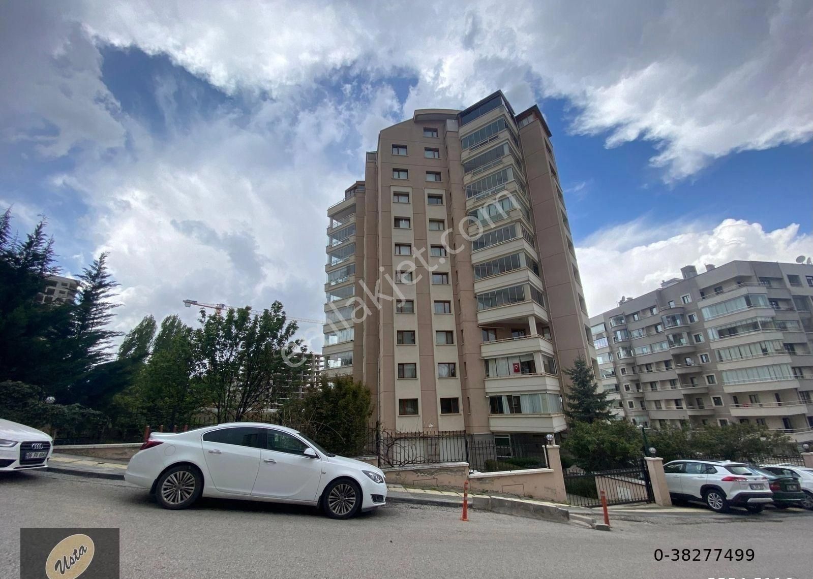 Çiğdem Mahallesinde 4+1 Lüks 3 Banyolu Net 180 M2 Daire...