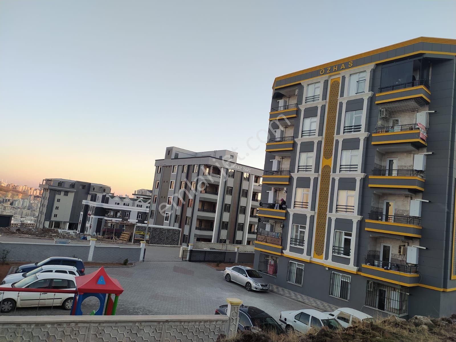 Realite Tapu Muhamed Yürük'ten Batıkente Satılık 2+1 Full