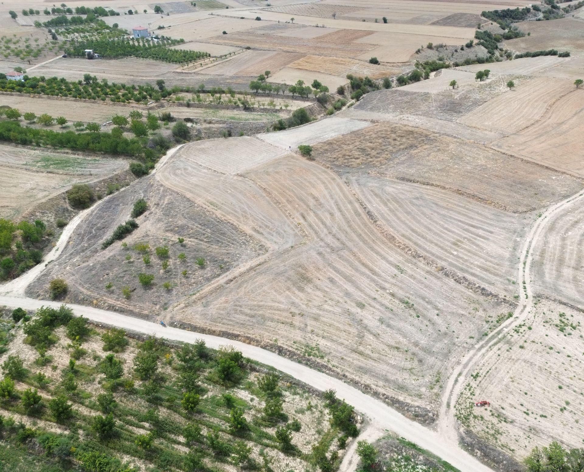 Yeltende 2038 M2 Doğal Teras Manzaralı Tarla - Görsel 14