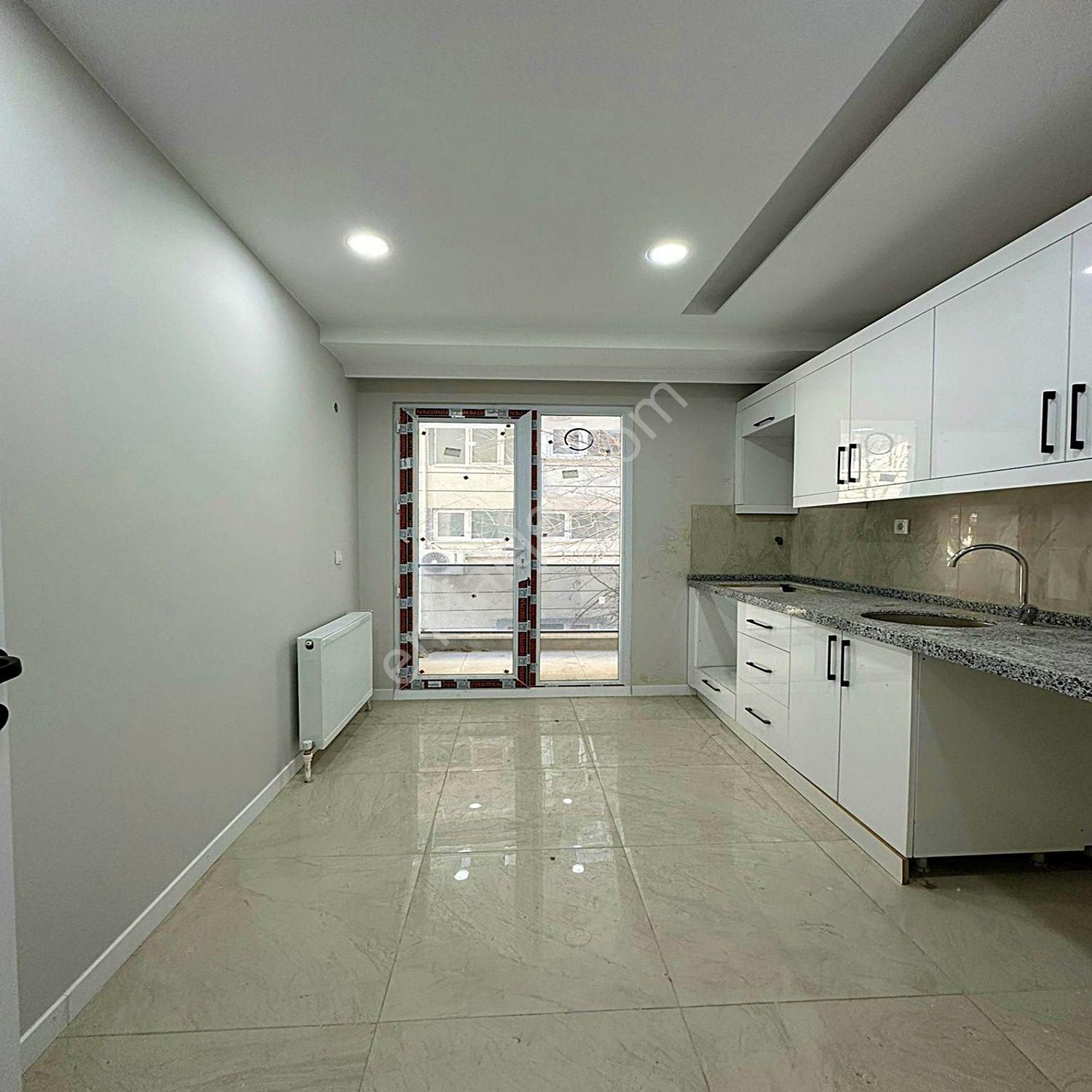 Beylikdüzü Yakuplu'da Satılık 2+1arakat Otoparklı Daire Fırsatı