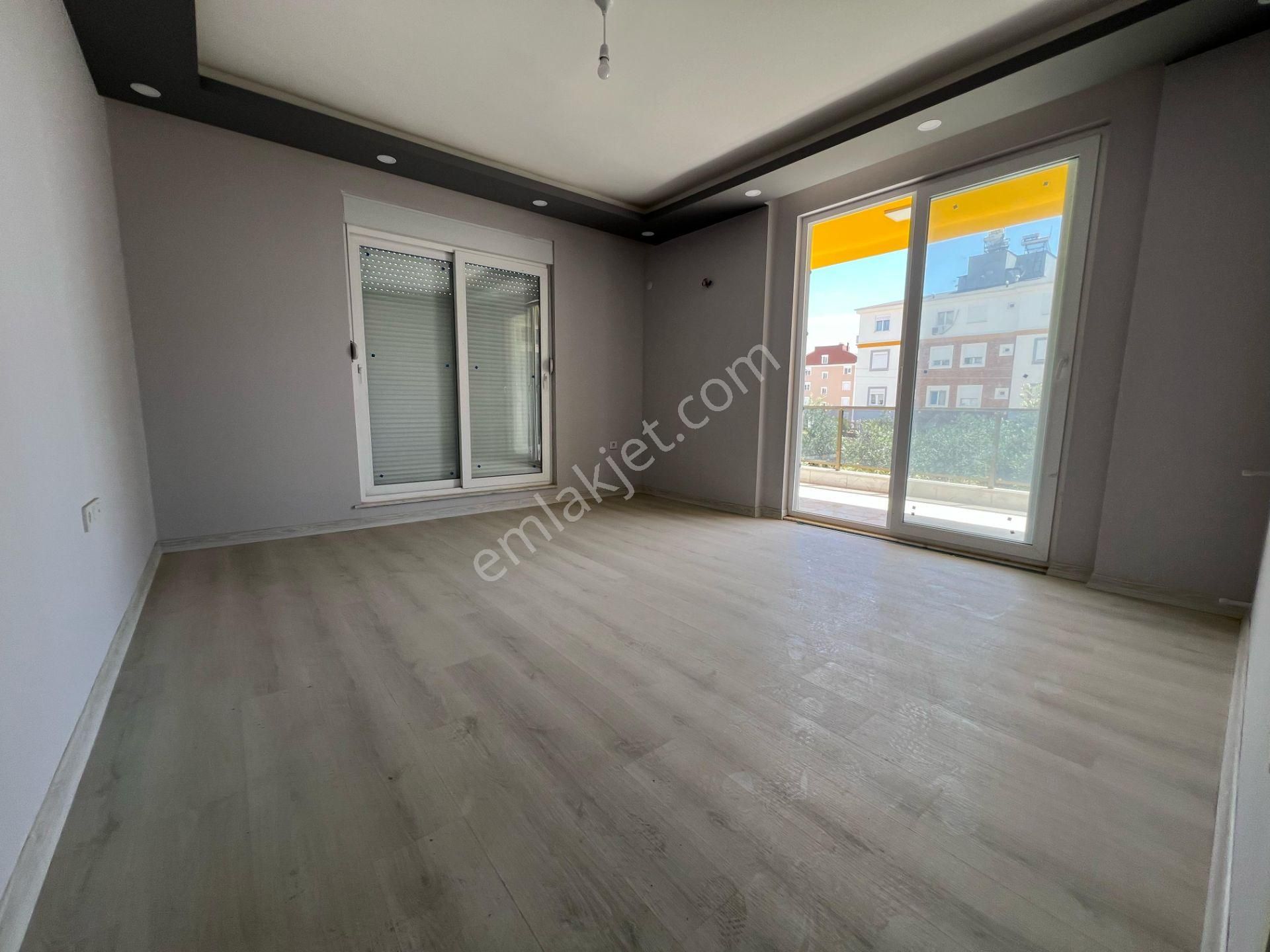 Merkezı Konumda Tramvay Yakını Sıfır Iskanlı 110m2 Ebeveyn Banyolu Katta 2+1 Daıre!!