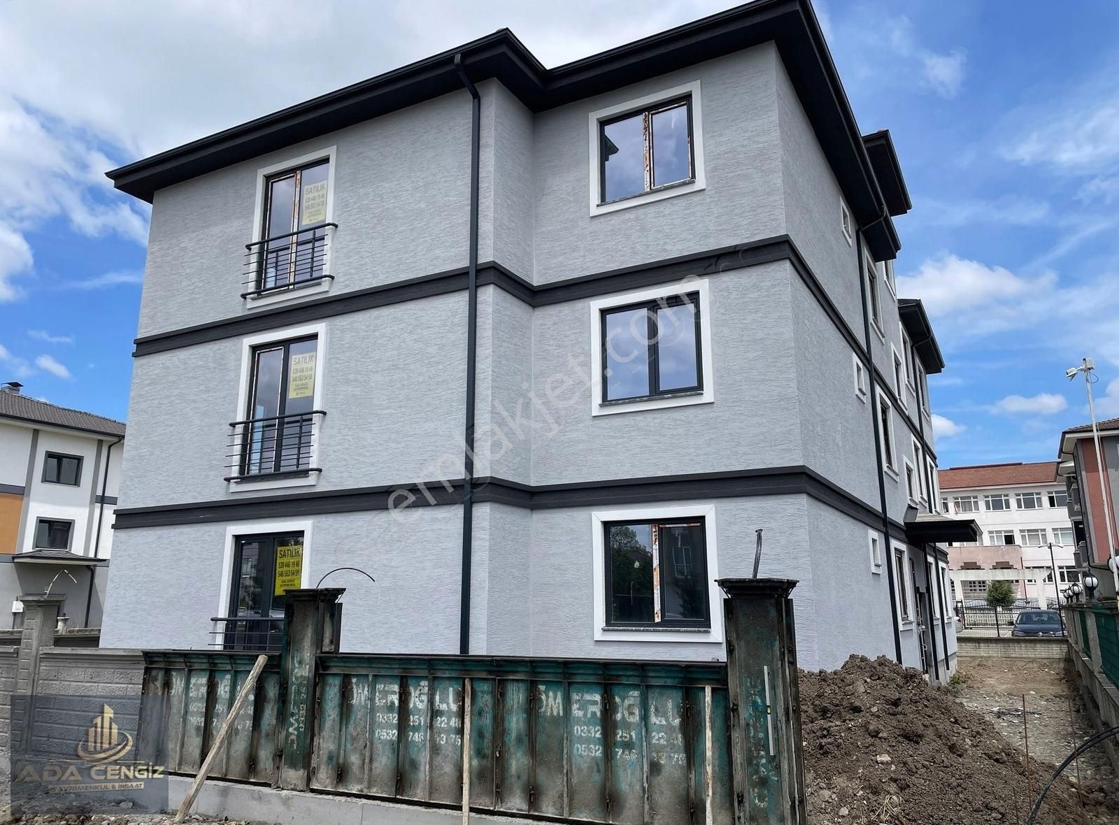 Serdivan Vatan Mah. 3+1 135 M2 Ebeveyn Banyolu Lüks Daire
