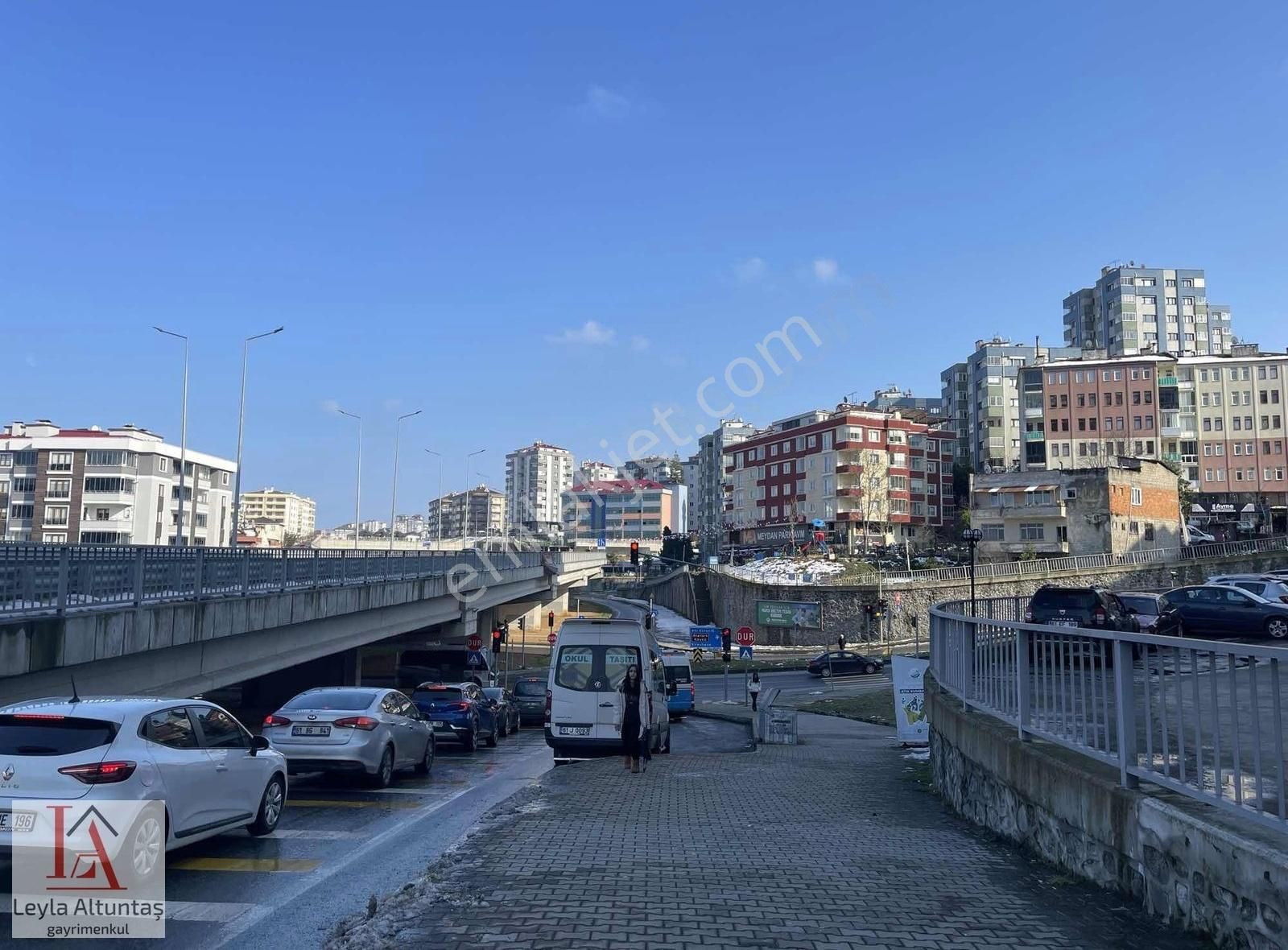 Merkezi Konumda İkiz Evler Sitesinde Satılık Cazip 3+1 Daire