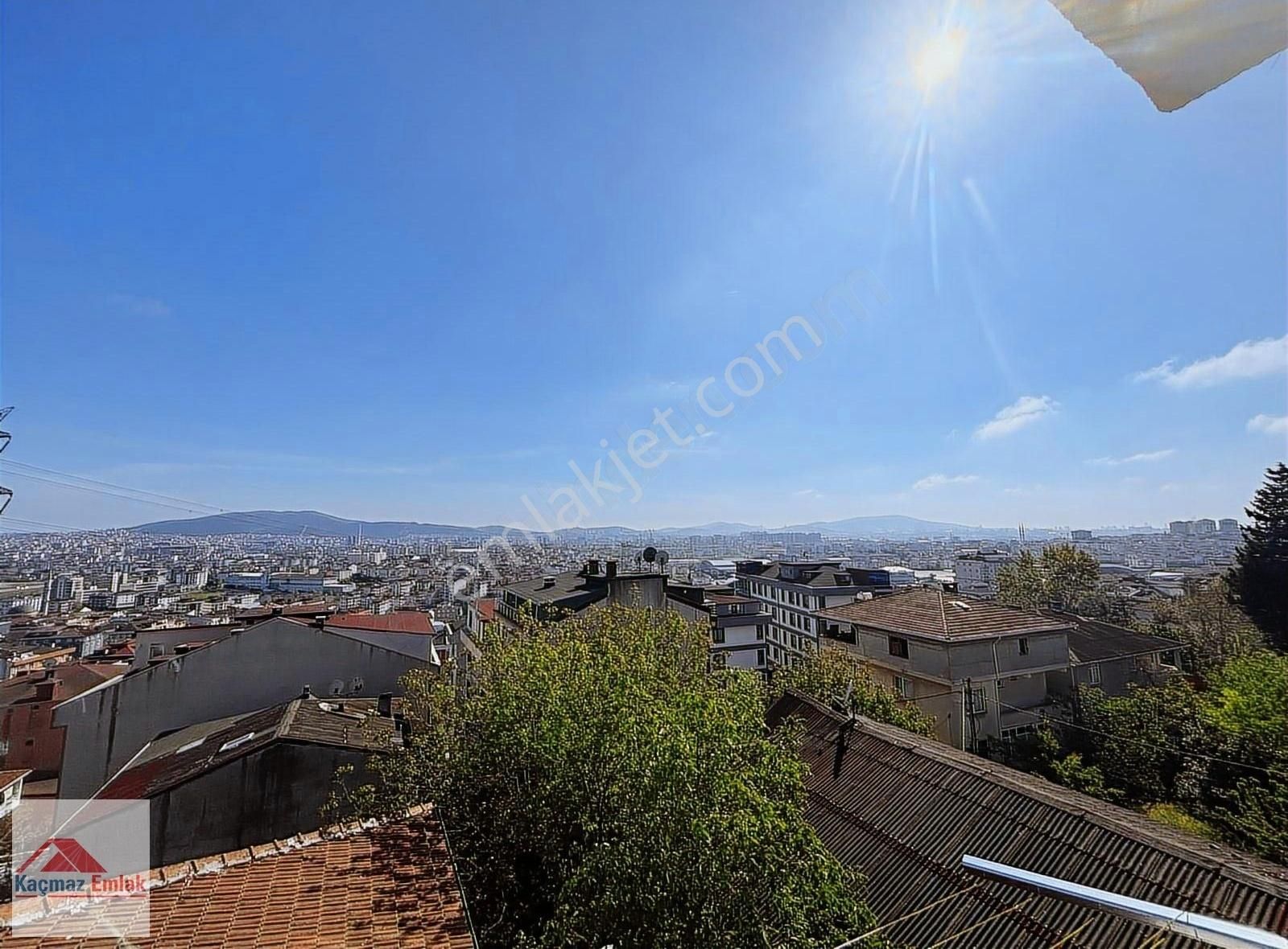 Kaçmazdan_şehir Manzaralı Ara Kat Balkonlu Satılık 2+1 Dairemiz