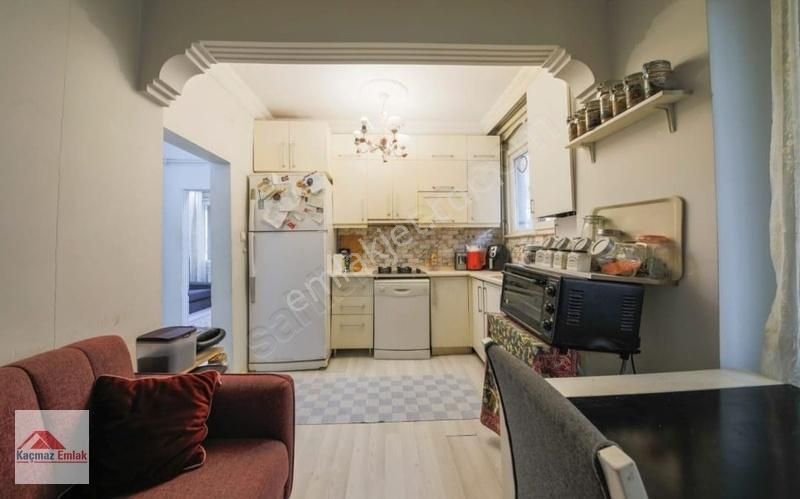 Maltepe Cevizlide Geniş-kullanışlı Satılık 3+1 Daire