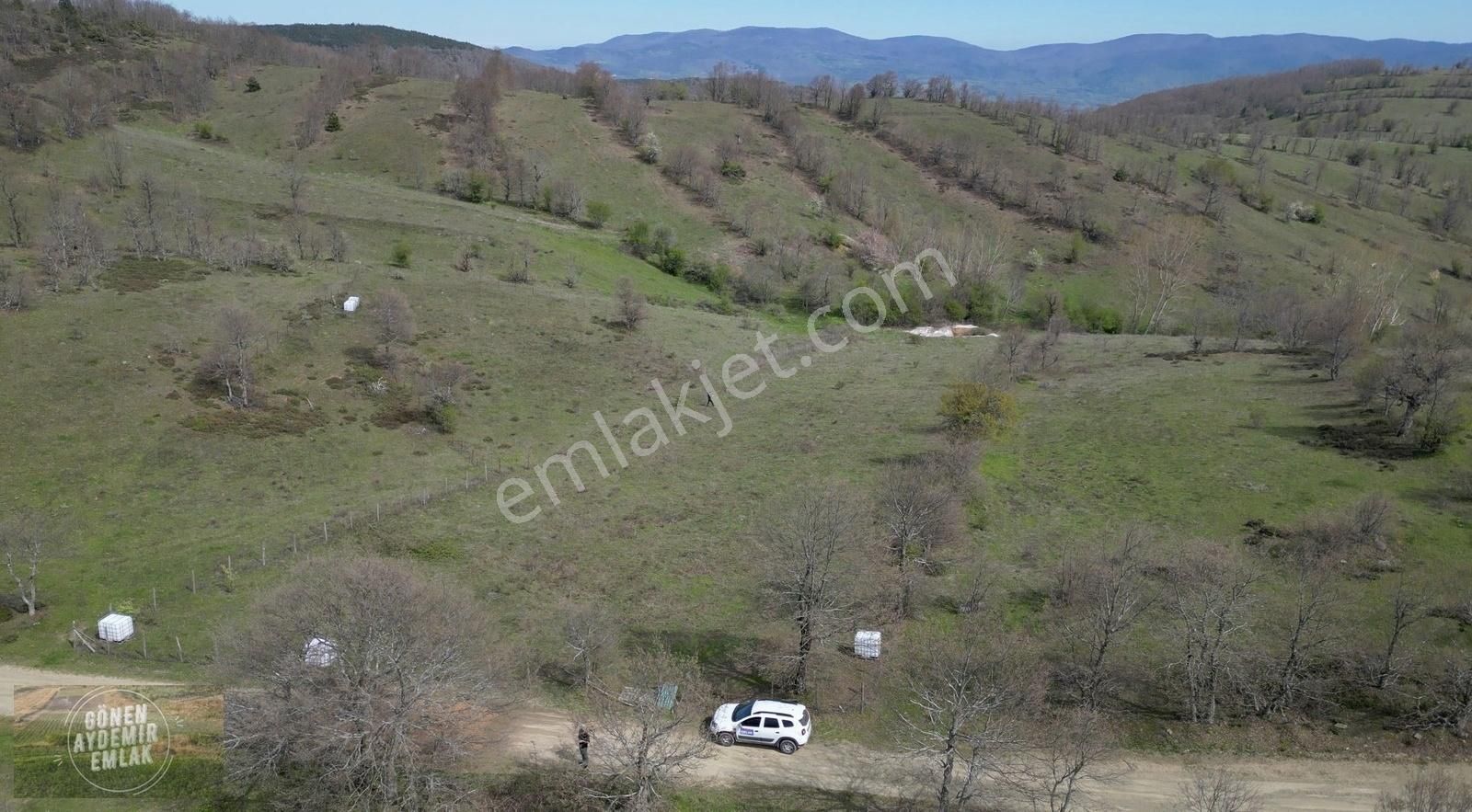 Bağ Evine Uygun 600 Rakım Kadastro Yola Cephe 7.255 M2 Tarla