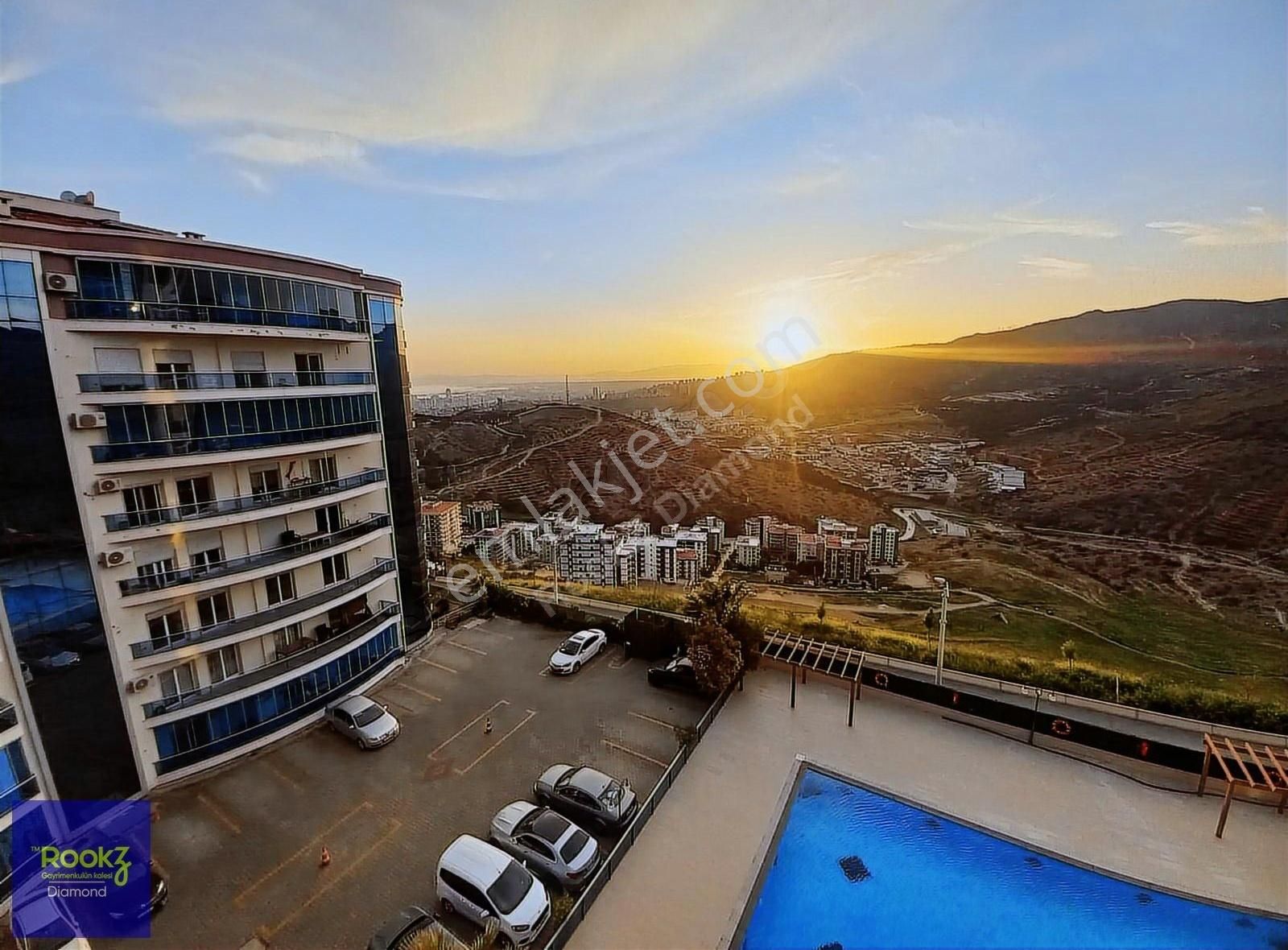 Körfez Mahallesinde Prestijli Sitede Satılık 3+1 Modern Daire